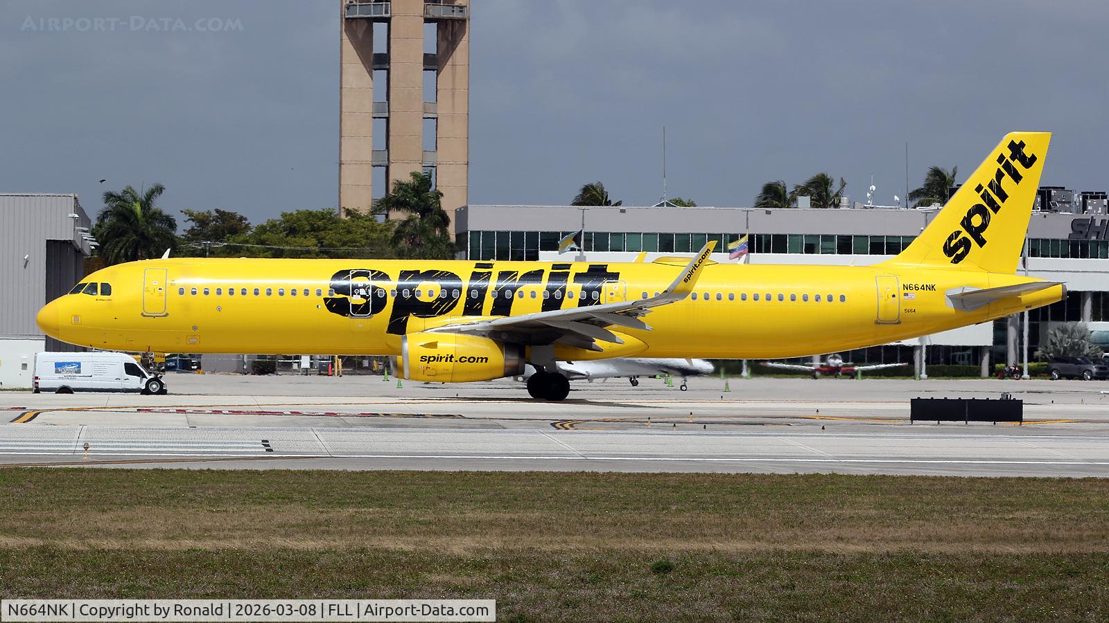 N664NK, 2016 Airbus A321-231, c/n 7021, at fll