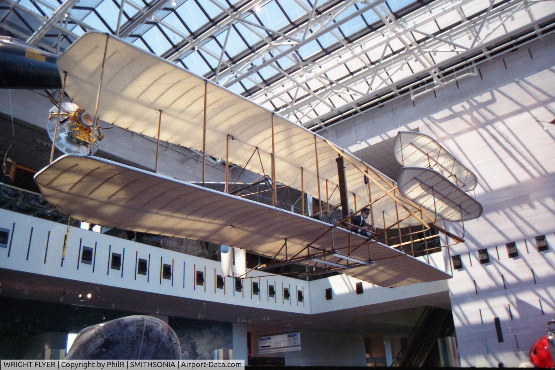 WRIGHT FLYER, , 1903 Wright Flyer Smithsonian Institure Washington 22.08.01.jpg

