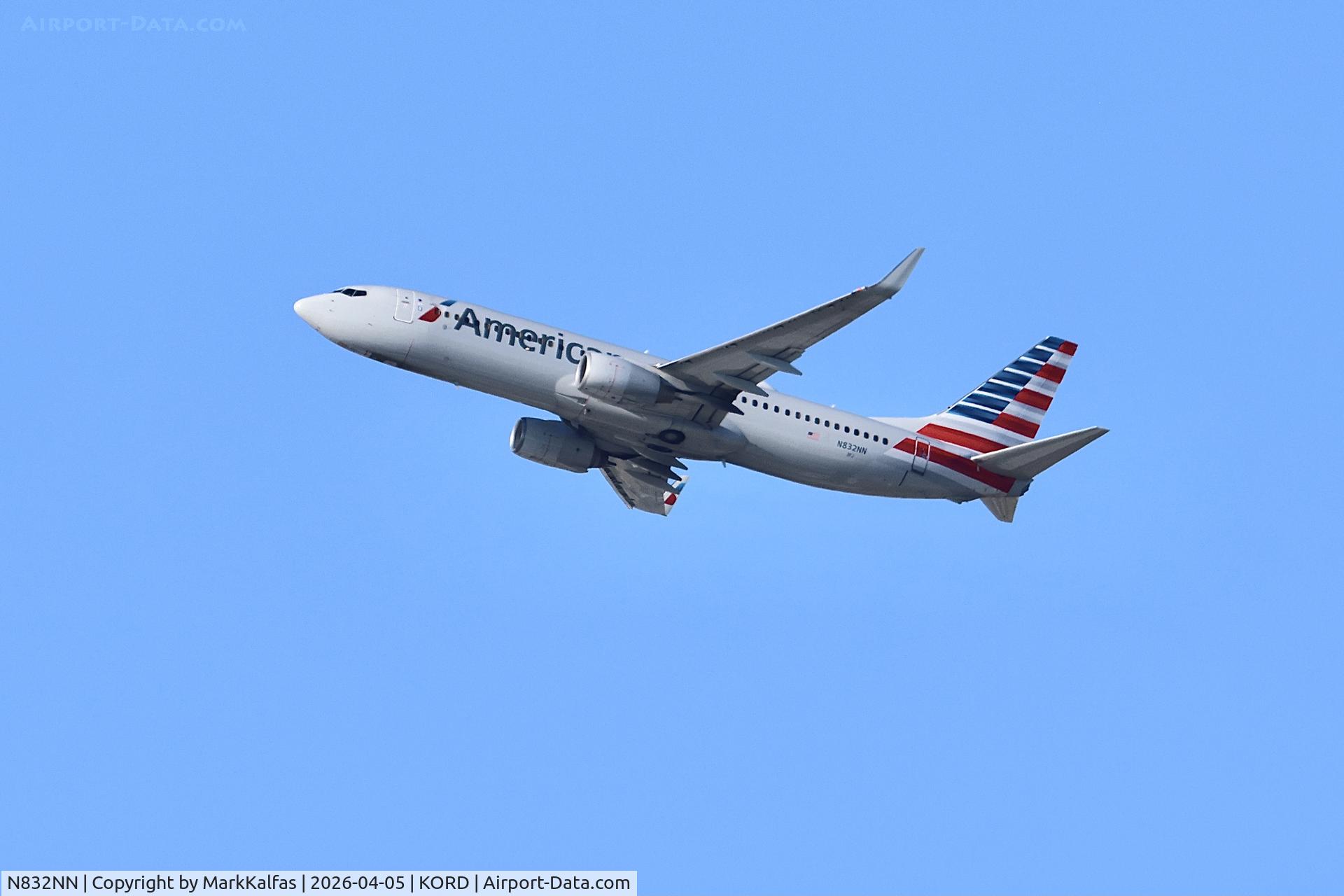 N832NN, 2010 Boeing 737-823, c/n 33521, B738 American Airlines Boeing 737-823 N332NN departing 28R KORD