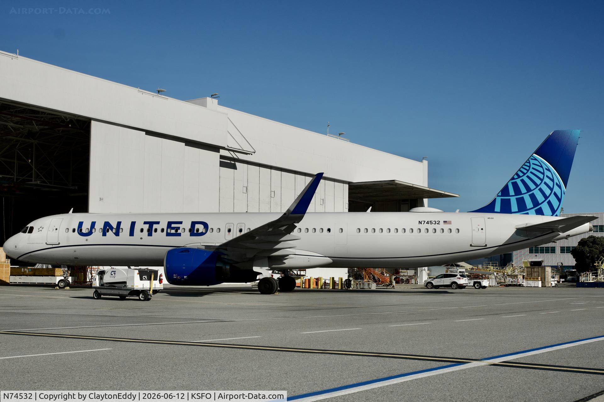 N74532, 2025 Airbus A321-271NX, c/n 12296, SFO 2026  