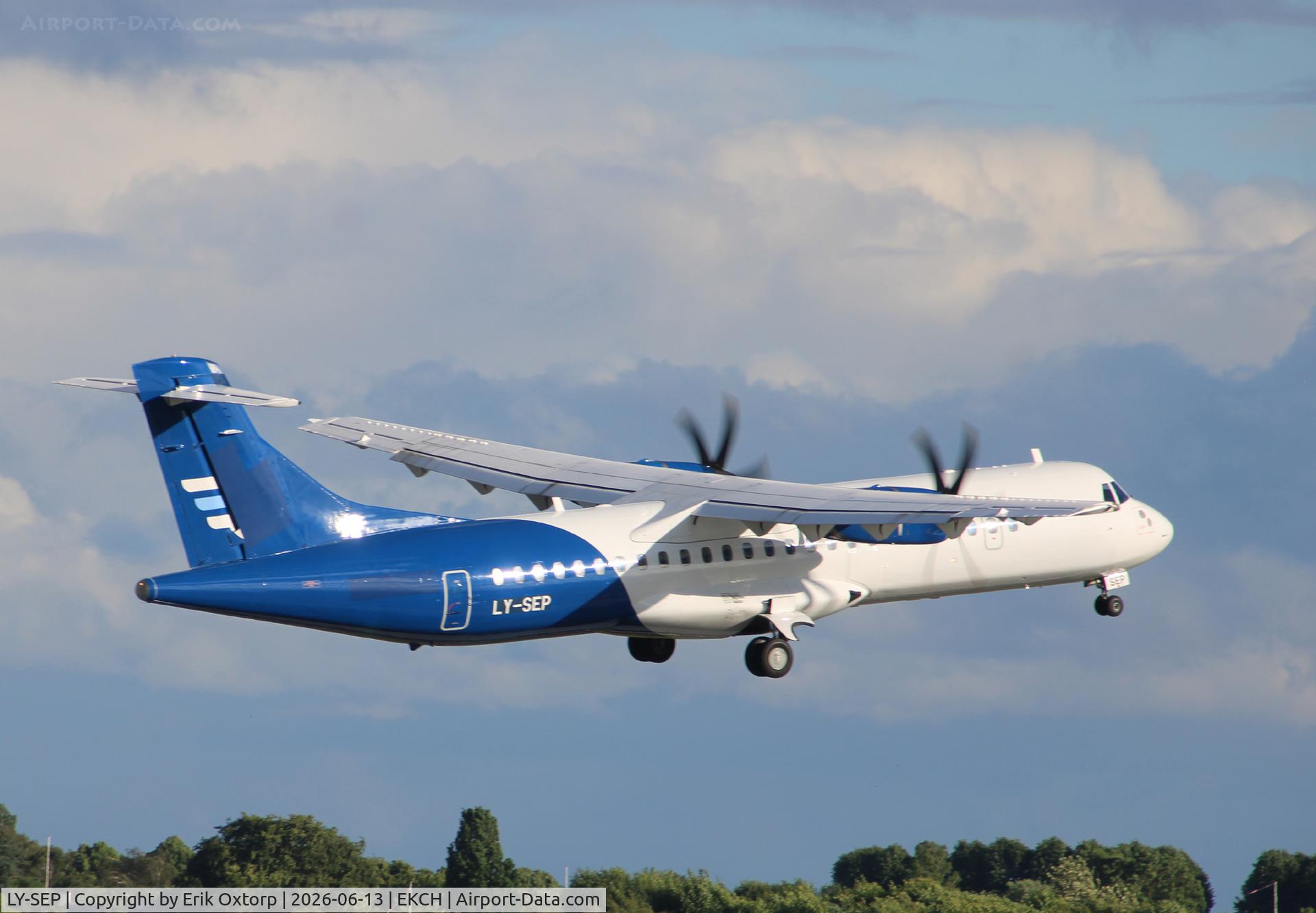 LY-SEP, 2008 Aérospatiale ATR-72-500, c/n 778, LY-SEP takeoff rw 22R