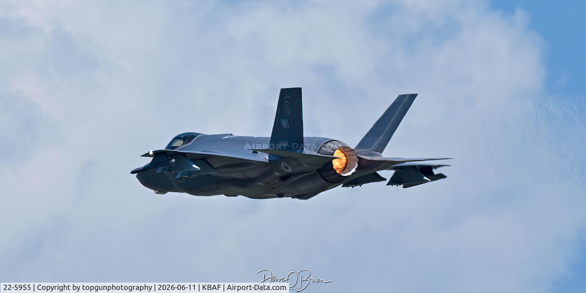 22-5955, 2023 Lockheed Martin F-35A Lightning II, c/n 22-5955 l/n AF-439, HAWK22 giving a burner pass
