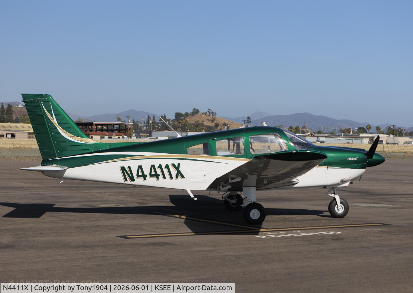N4411X, 1975 Piper PA-28-181, c/n 28-7690013, N4411X fresh out of the paint shop