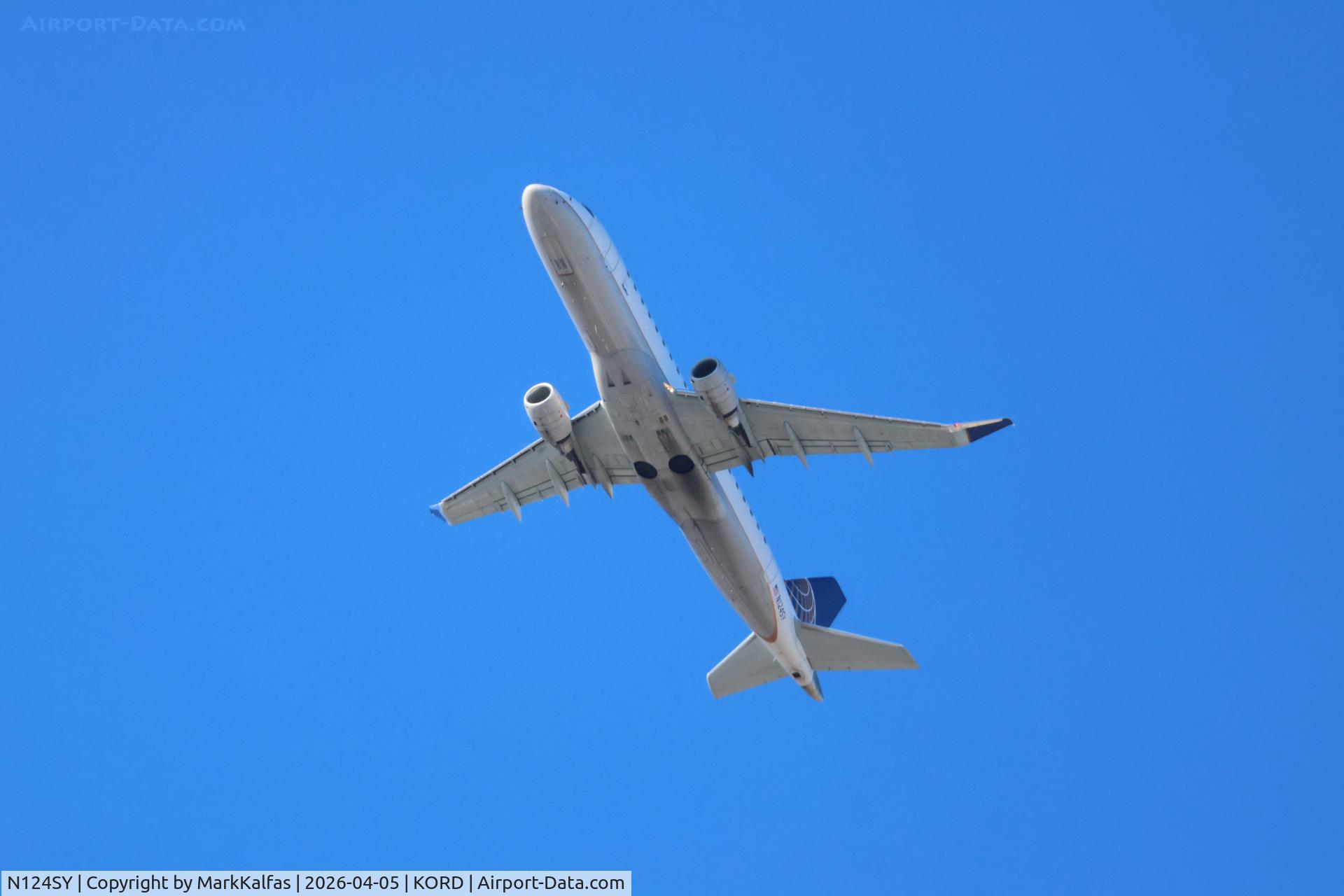 N124SY, 2016 Embraer 175LR (ERJ-170-200LR), c/n 17000439, E75L SkyWest/United Express Embraer 175LR (ERJ-170-200LR) N124SY departing 28R KORD 
