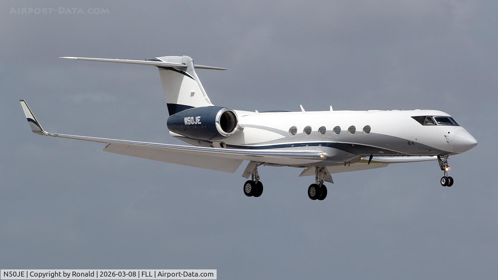 N50JE, 1999 Gulfstream G-V, c/n 567, at fll