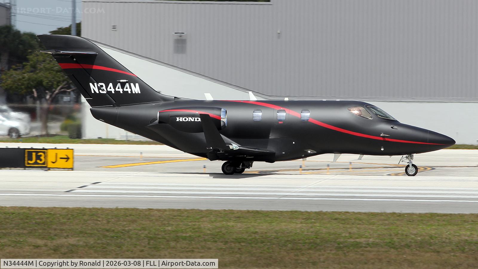 N34444M, 1999 Gulfstream G-V, c/n 567, at fll