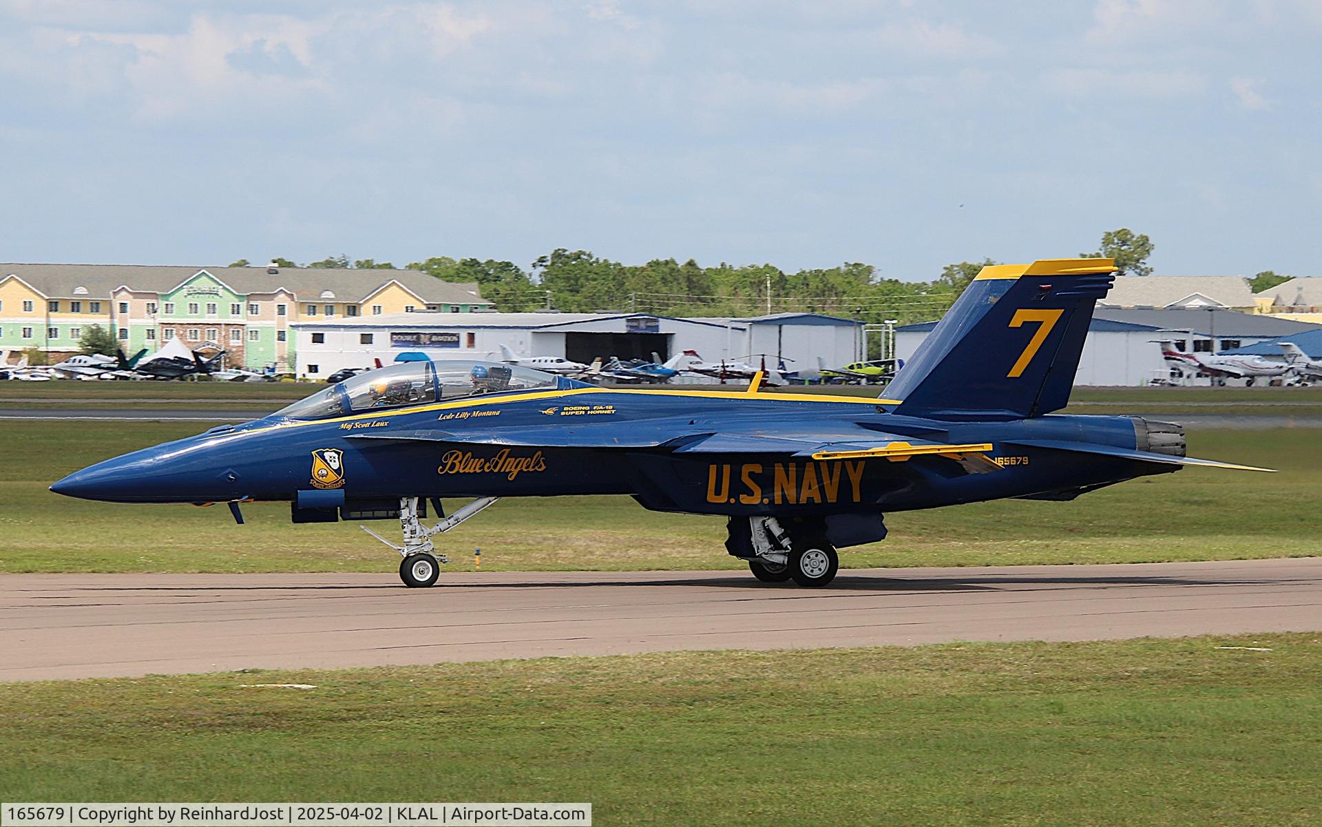 165679, Boeing F/A-18F Super Hornet, c/n 1516/F018, As Blue Angels number 7 at Sun'n'Fun 2025, Lakeland, FL
