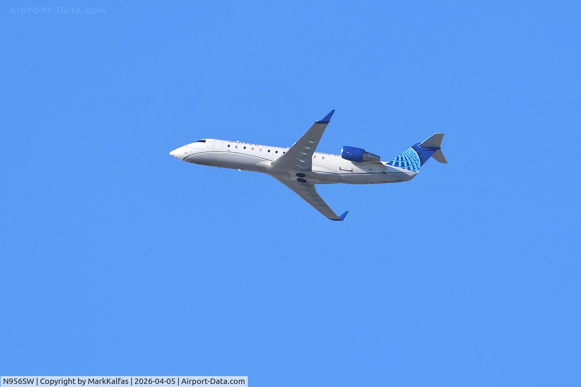 N956SW, 2003 Canadair CL-600-2B19 Regional Jet CRJ-200LR, c/n 7825, CRJ2 SkyWest/United Express Bombardier CL-600-2B19 N956SW dearting 28R KORD