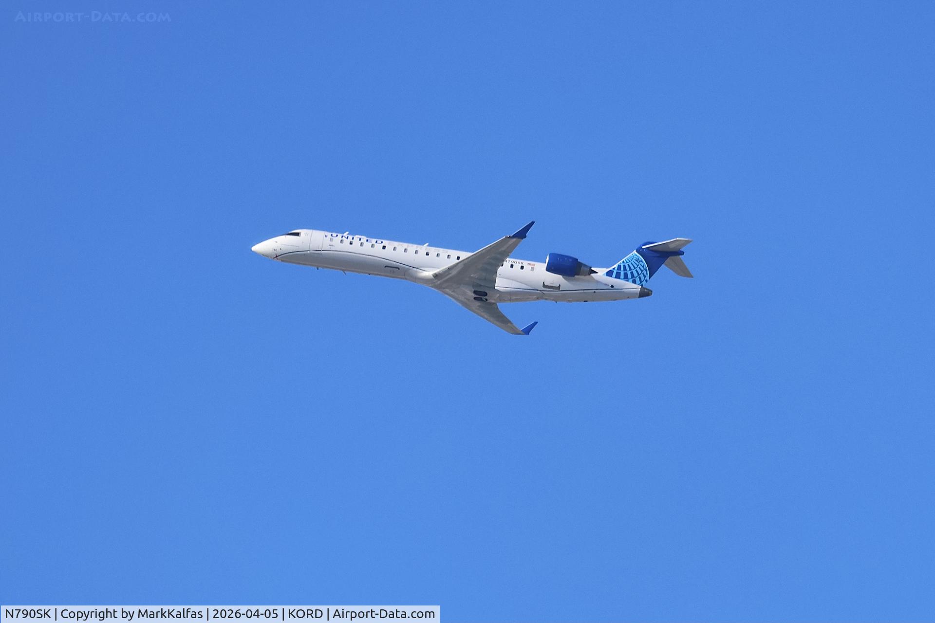 N790SK, 2009 Canadair CL-600-2C10 Regional Jet CRJ-700, c/n 10292, CRJ7 SkyWest / United Expressn Canadair Regional Jet CRJ-701ER N790SK departing 28R KORD