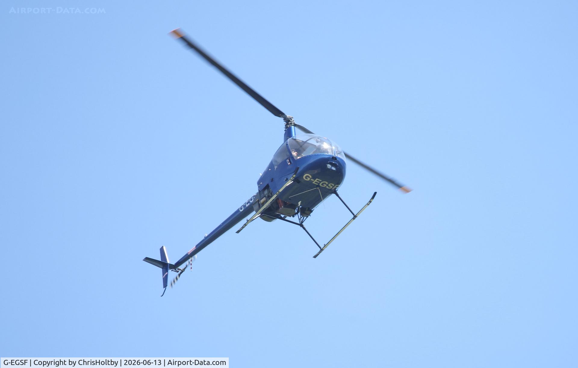 G-EGSF, 1989 Robinson R22 Beta, c/n 1120, Over Woolbeding Common, West Sussex