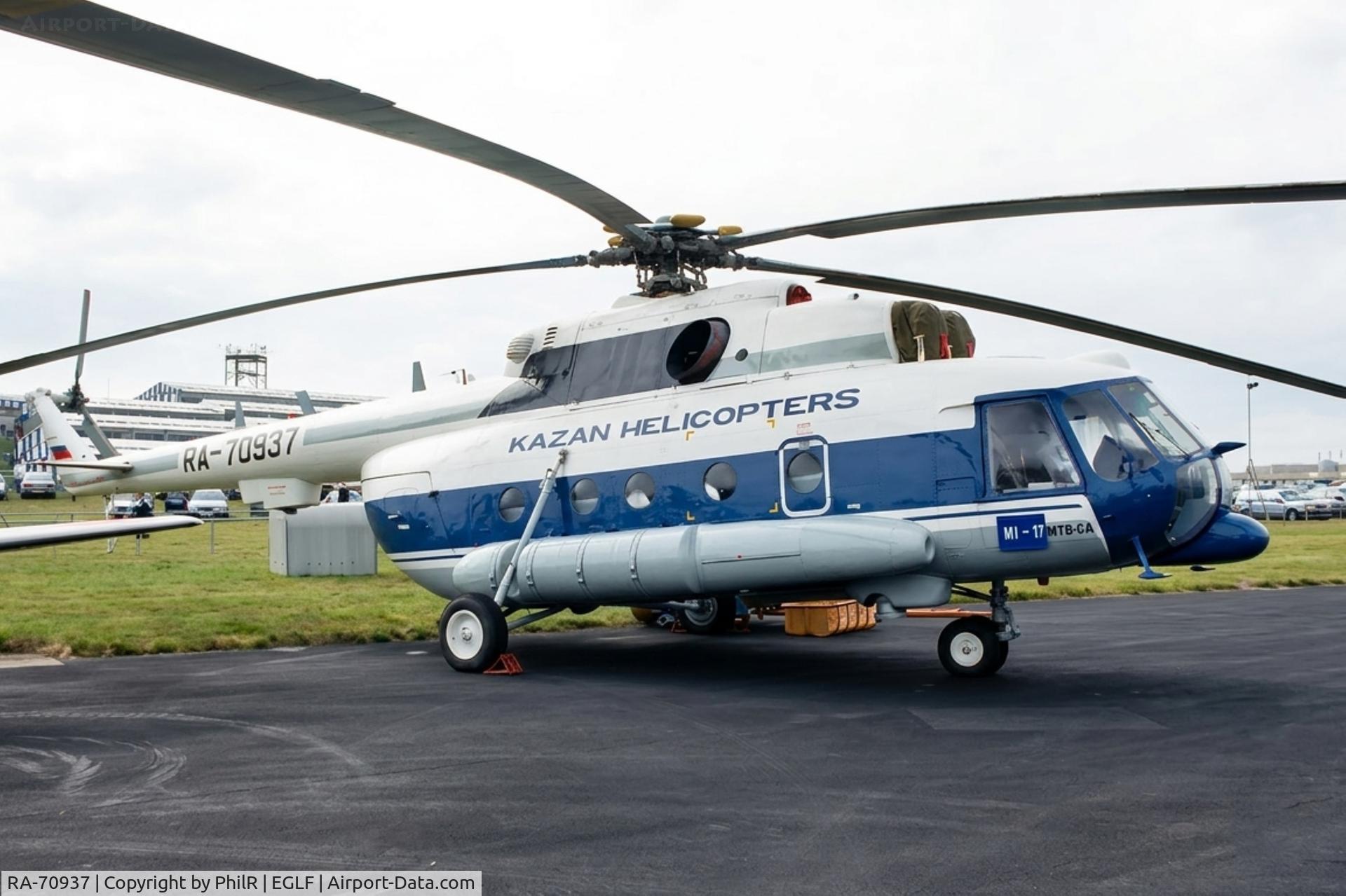 RA-70937, Mil Mi-17MD, c/n 95448, RA-70937 Mil Mi-17 Kazan Helicopters SBAC 09.94.jpg