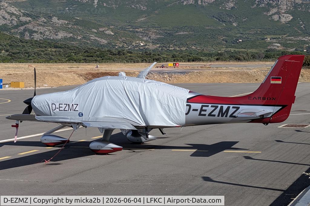 D-EZMZ, 2022 Cirrus SR22T Carbon, c/n 8506, Parked