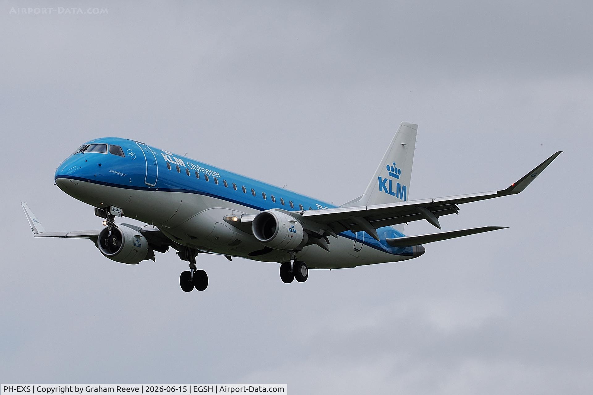 PH-EXS, 2017 Embraer 175STD (ERJ-170-200STD), c/n 17000702, Landing at Norwich.