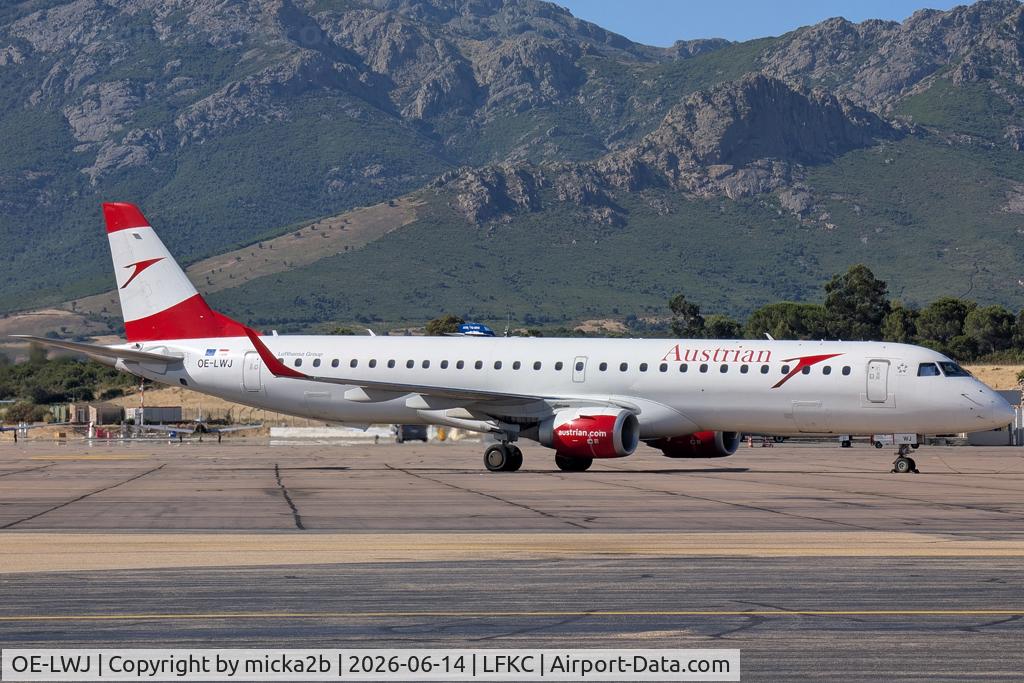 OE-LWJ, 2012 Embraer 195LR (ERJ-190-200LR), c/n 19000507, Parked