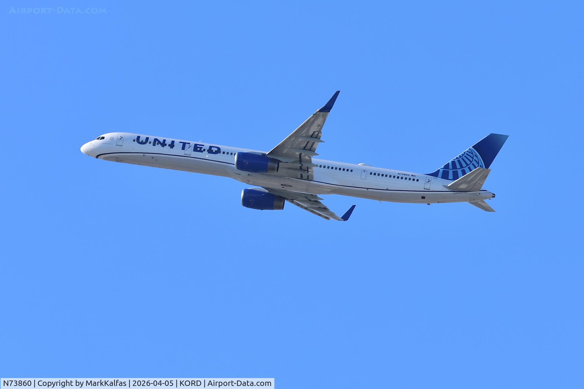 N73860, 2001 Boeing 757-33N, c/n 32584, B753 United Airlines Boeing 757-33N N73860  departing 28R KORD