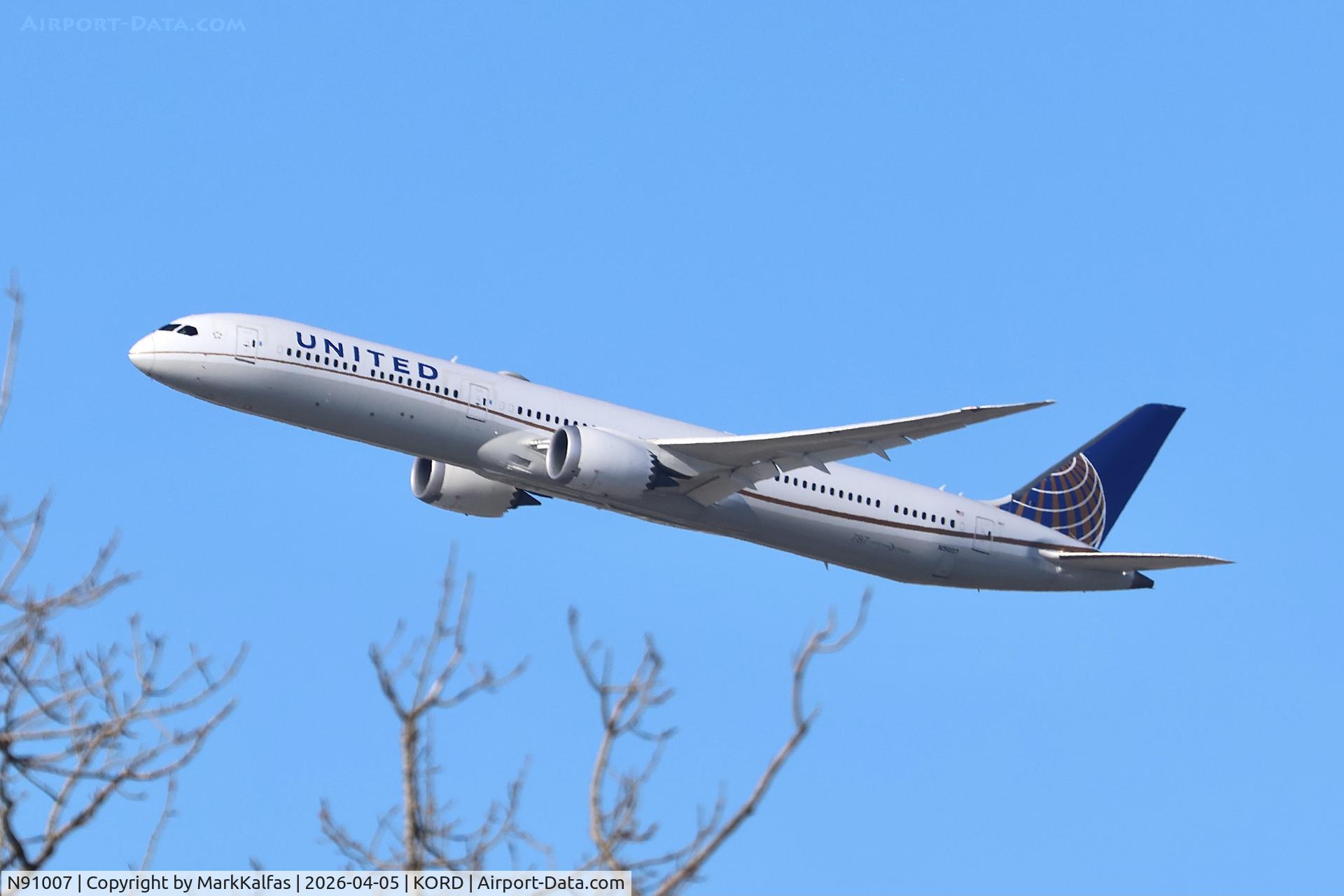 N91007, 2017 Boeing 787-10 Dreamliner Dreamliner, c/n 40929 l/n 548, B78X United Airlines Boeing 787-10 Dreamliner N91007 departing 28R KORD