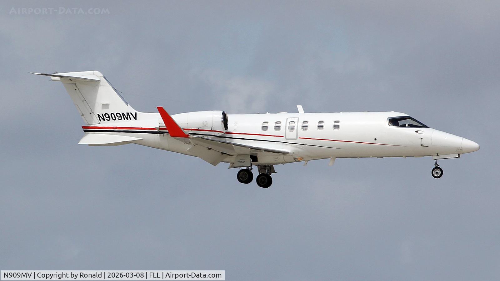 N909MV, 2006 Learjet Inc. 45, c/n 2067, at fll