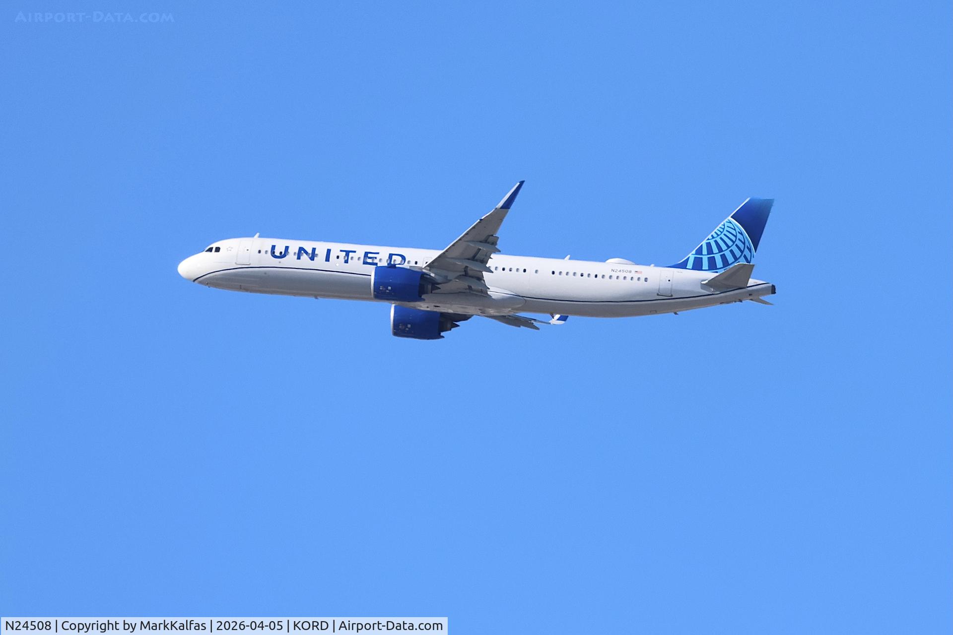 N24508, 2024 Airbus A321-271NX, c/n 11706, A21N United Airbus A321-271NX N24508 departing 28R KORD 