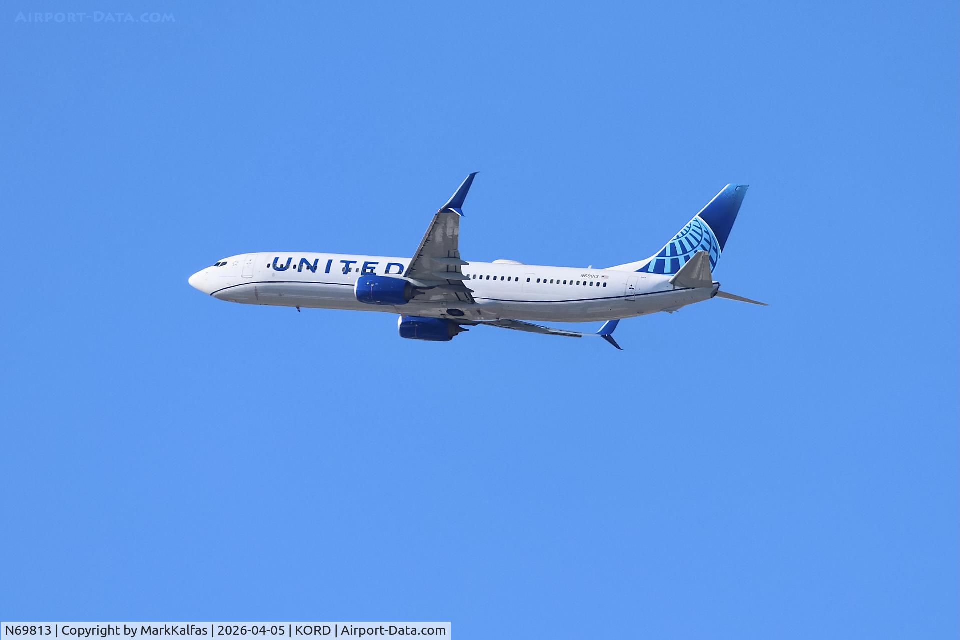 N69813, 2014 Boeing 737-924/ER, c/n 43531 l/n 4773, B739 United Boeing 737-924ER, N69813 departing 28R KORD