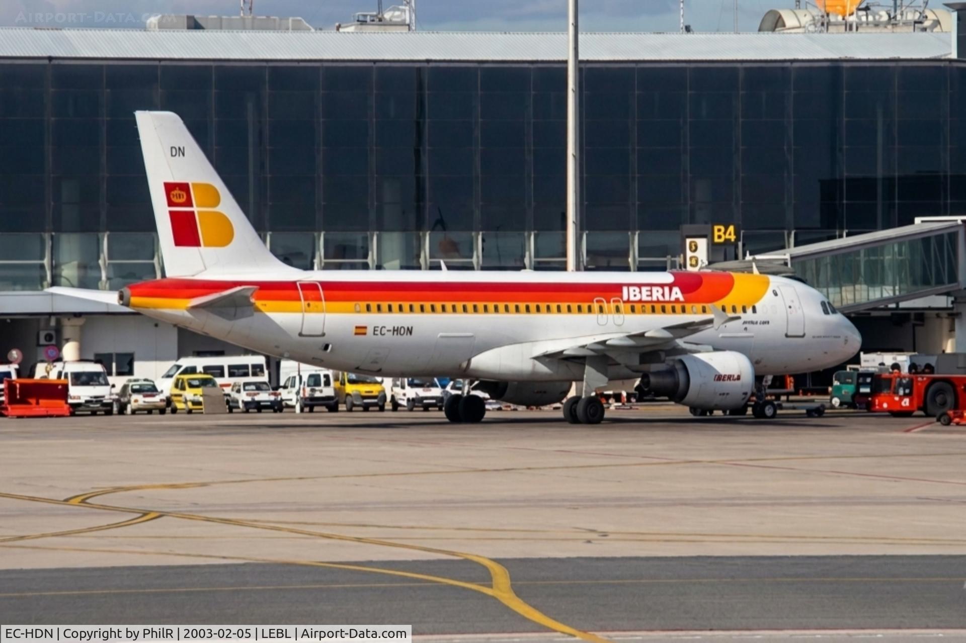 EC-HDN, 1999 Airbus A320-214, c/n 1087, EC-HDN 1999 A320 Iberia BCN 05.02.03.jpg
