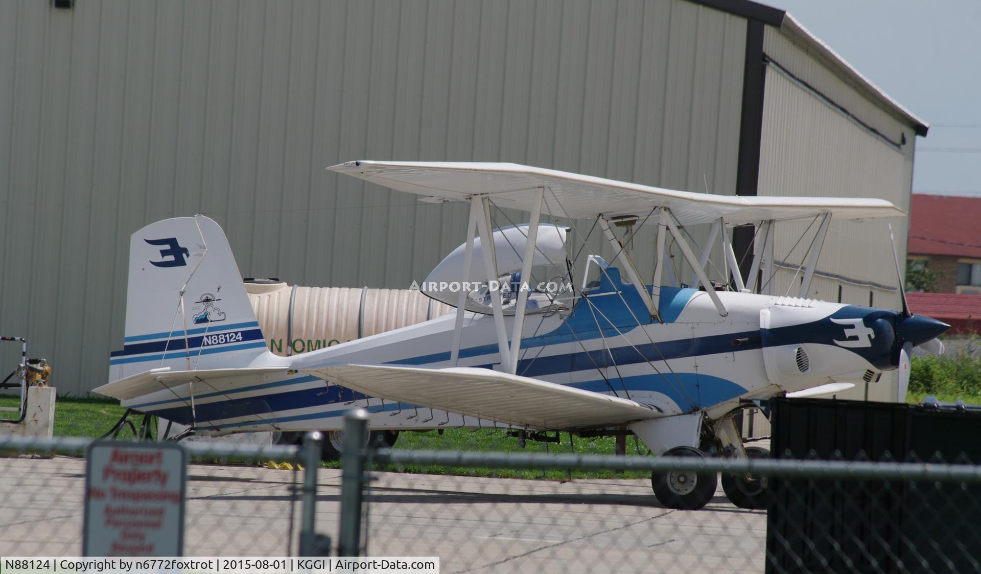 N88124, 1982 Eagle Aircraft Co EAGLE DW-1, c/n DW-1-0078-82, On the ramp crop dusting season
