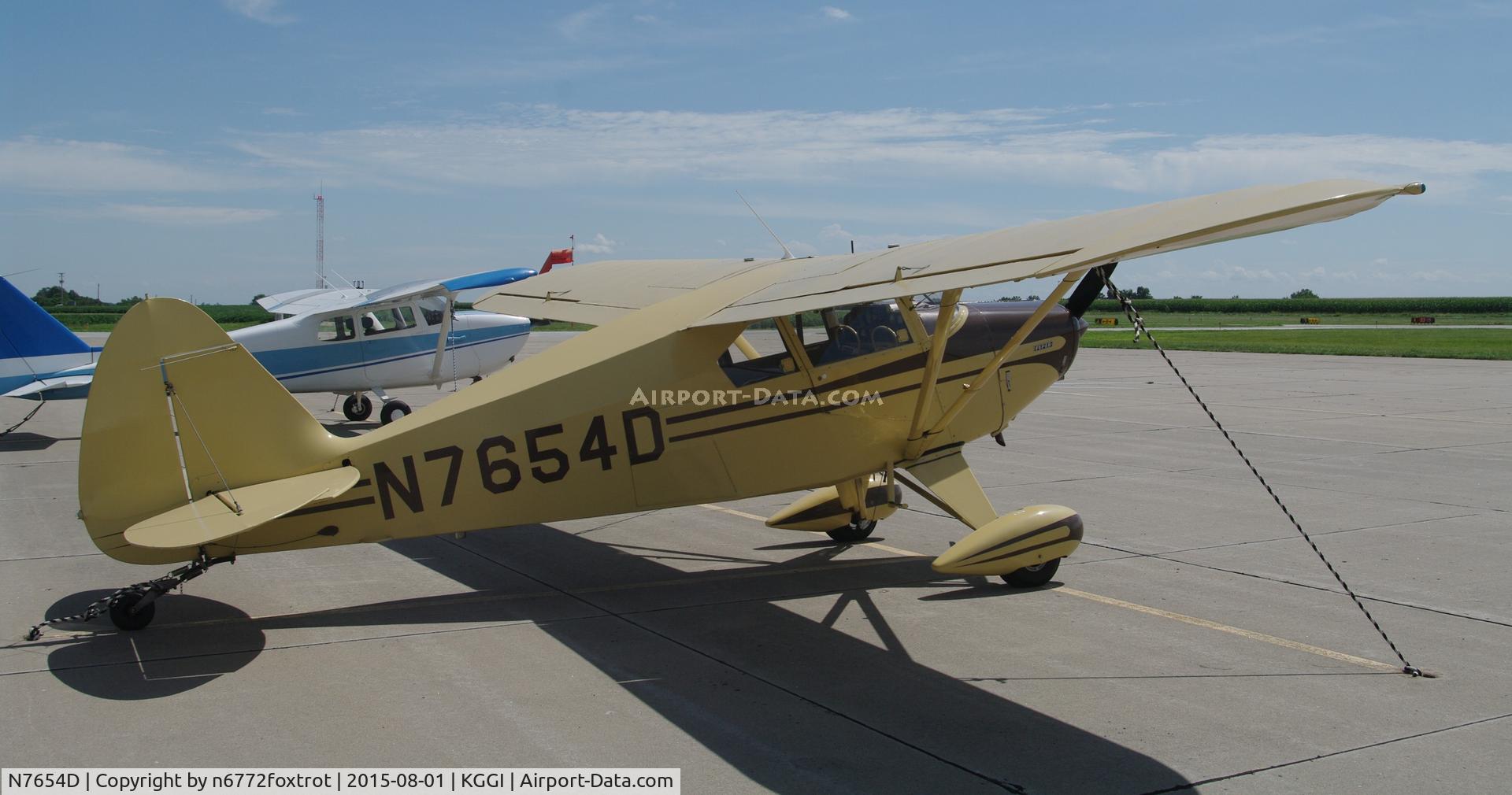 N7654D, 1957 Piper PA-22-150, c/n 22-5364, On the ramp