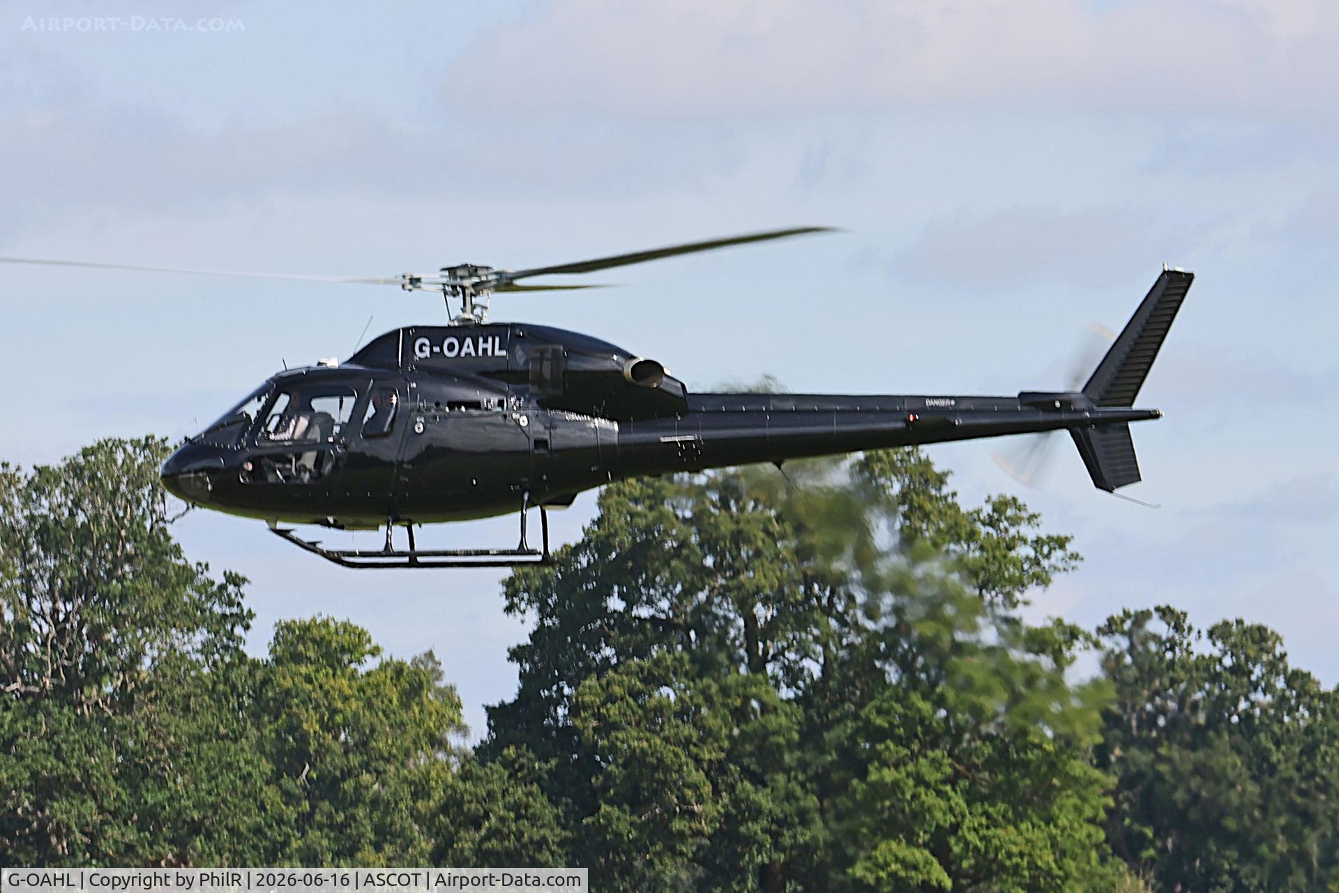 G-OAHL, 1993 Eurocopter AS-355N Ecureuil 2, c/n 5540, G-OAHL 1993 Eurocopter AS355N Ecureuil II Ascot Heliport 
