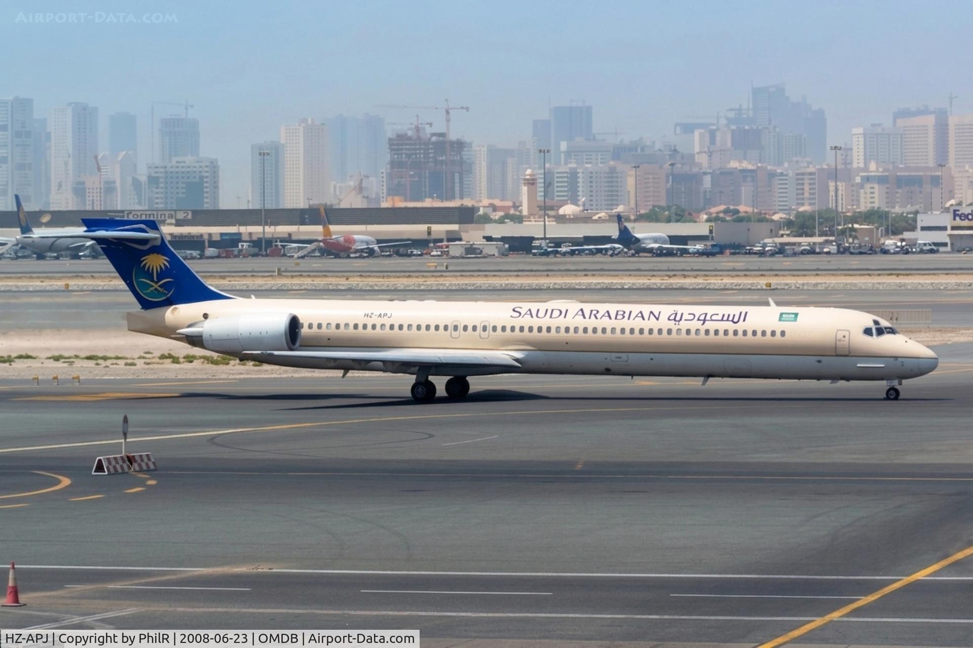 HZ-APJ, 1998 McDonnell Douglas MD-90-30, c/n 53500, HZ-APJ 1998 MD90 Saudia DXB 