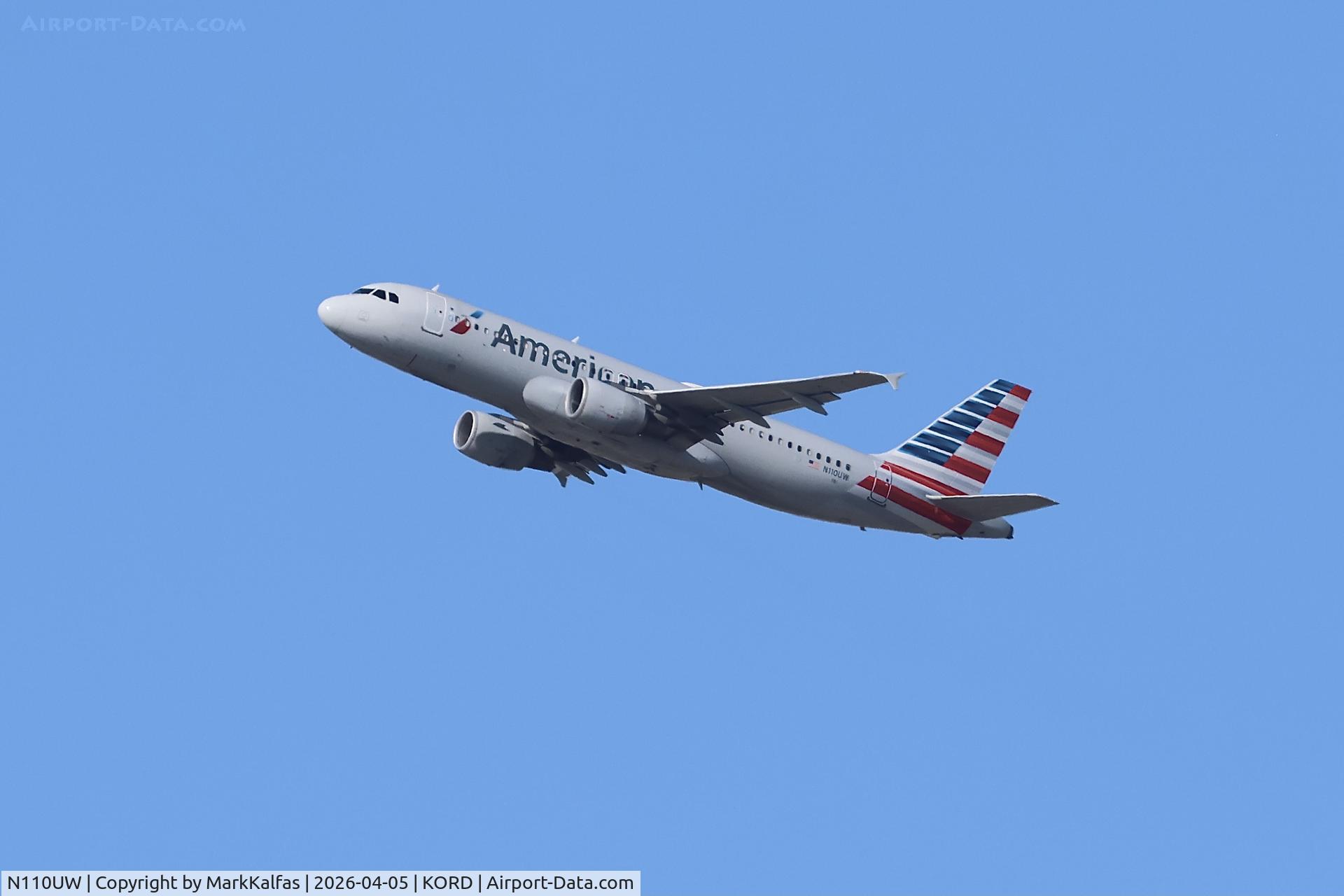 N110UW, 1999 Airbus A320-214, c/n 1112, A320 American Airbus 320-214 N110UW departing 27L KORD