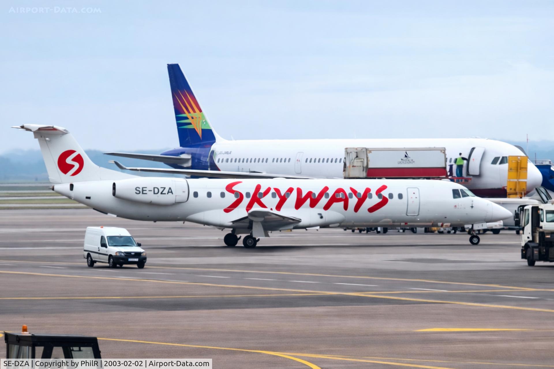SE-DZA, 1998 Embraer EMB-145EP (ERJ-145EP), c/n 145070, SE-DZA 1998 ERJ145EP Skyways MAN
