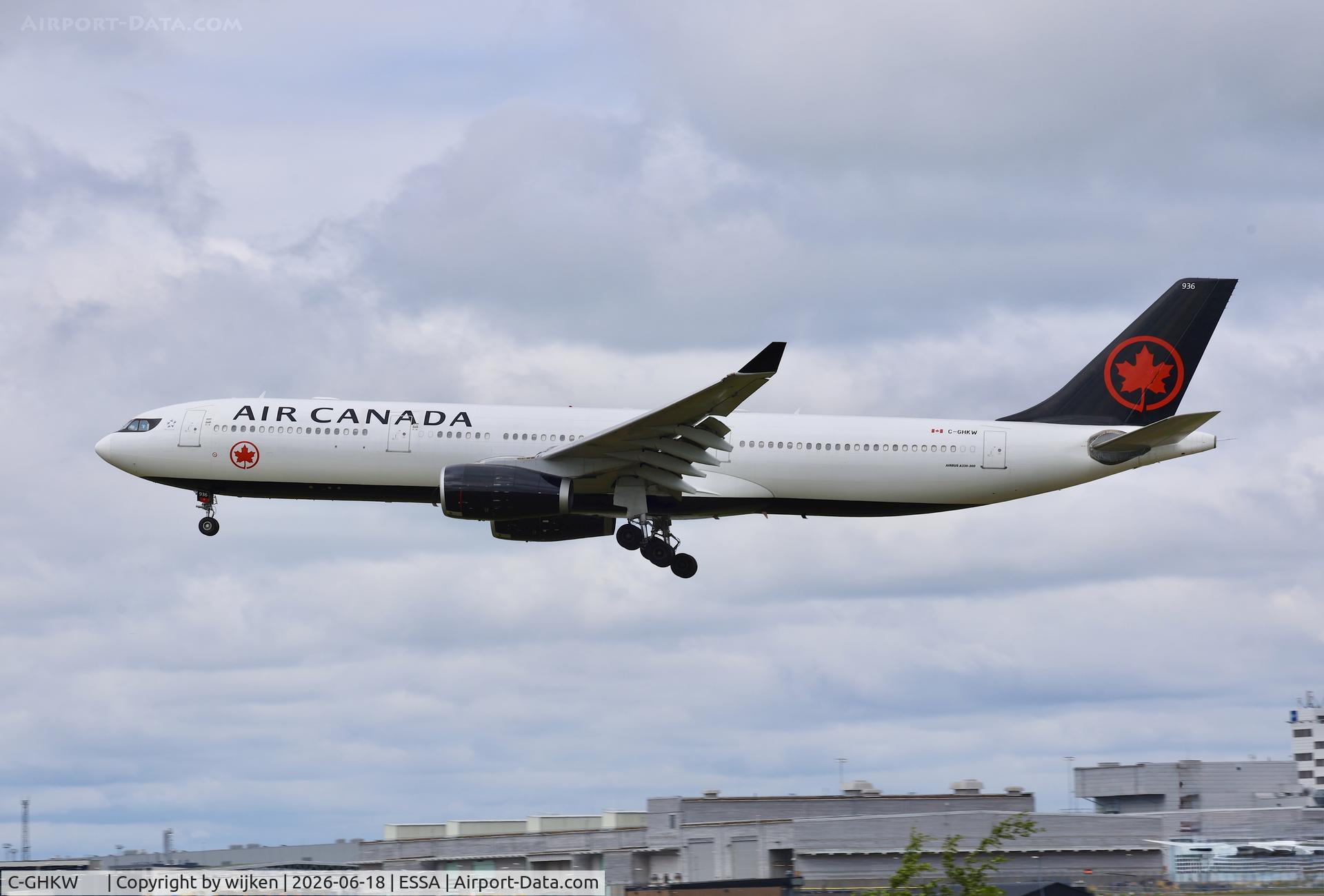 C-GHKW	, , Rwy 19L