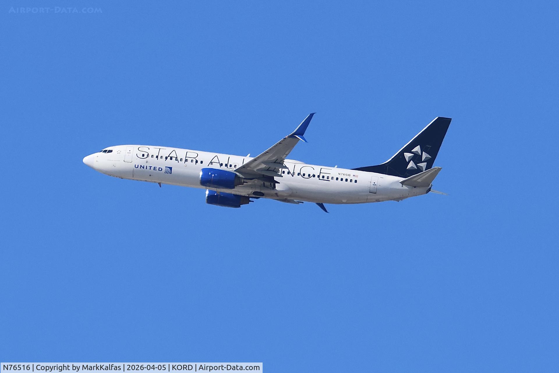N76516, 2008 Boeing 737-824, c/n 37096, B738 United Airlines Boeing 737-824 N76516 departing 27L KORD
