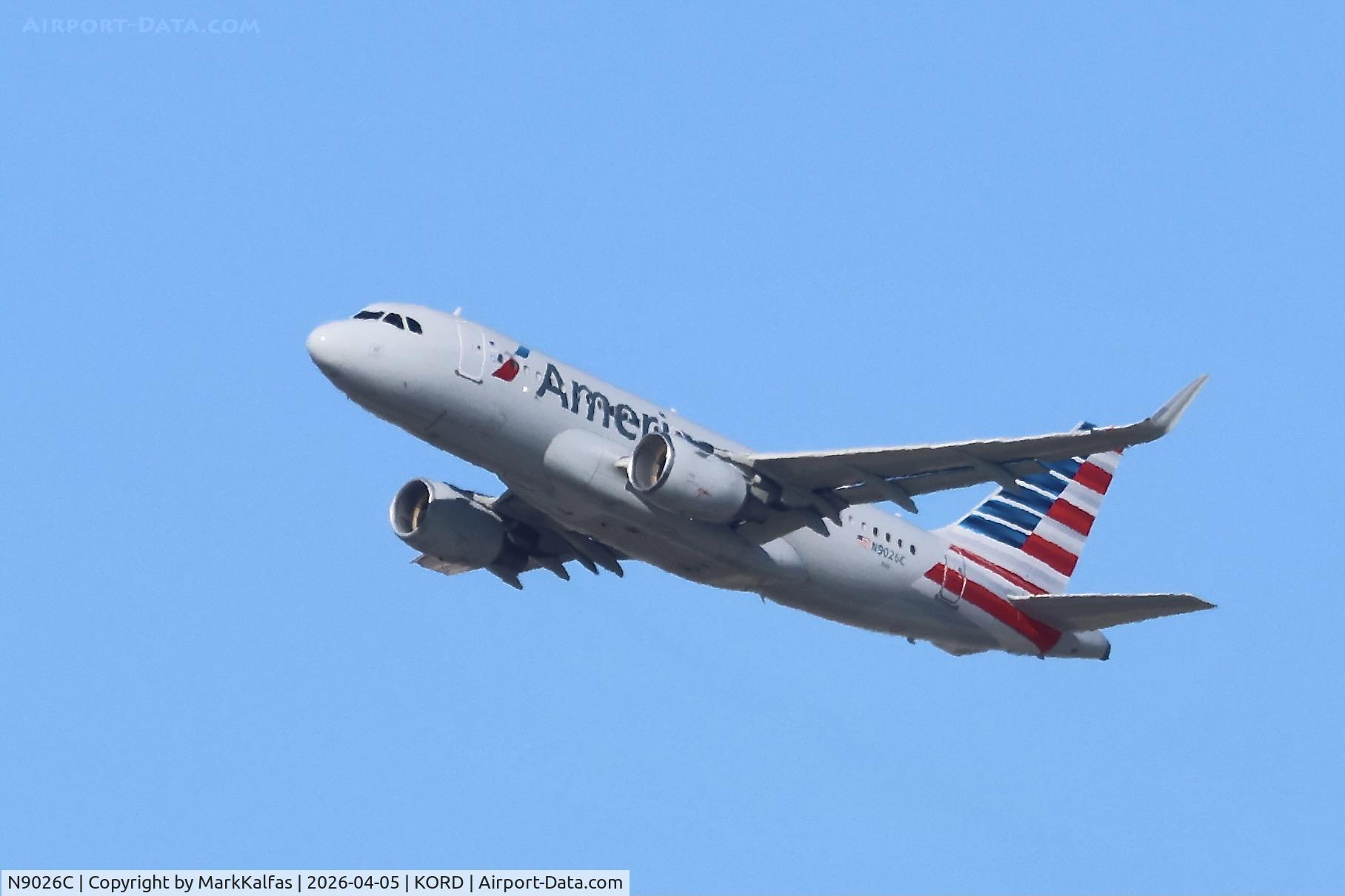 N9026C, 2015 Airbus A319-115, c/n 6429, A319 American Airbus 319-115 N9026C departing 27L KORD