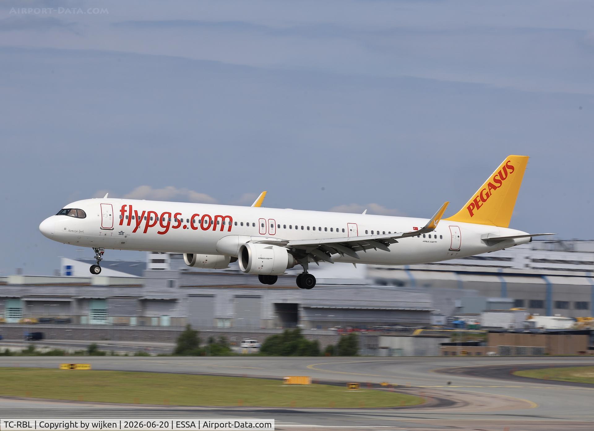 TC-RBL, 2022 Airbus A321-251 NX, c/n 10611, Rwy 19L