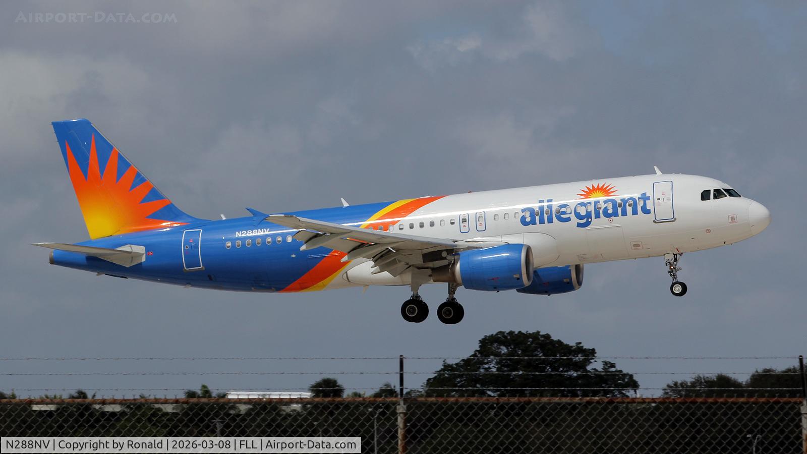 N288NV, 2010 Airbus A320-214, c/n 4537, at fll