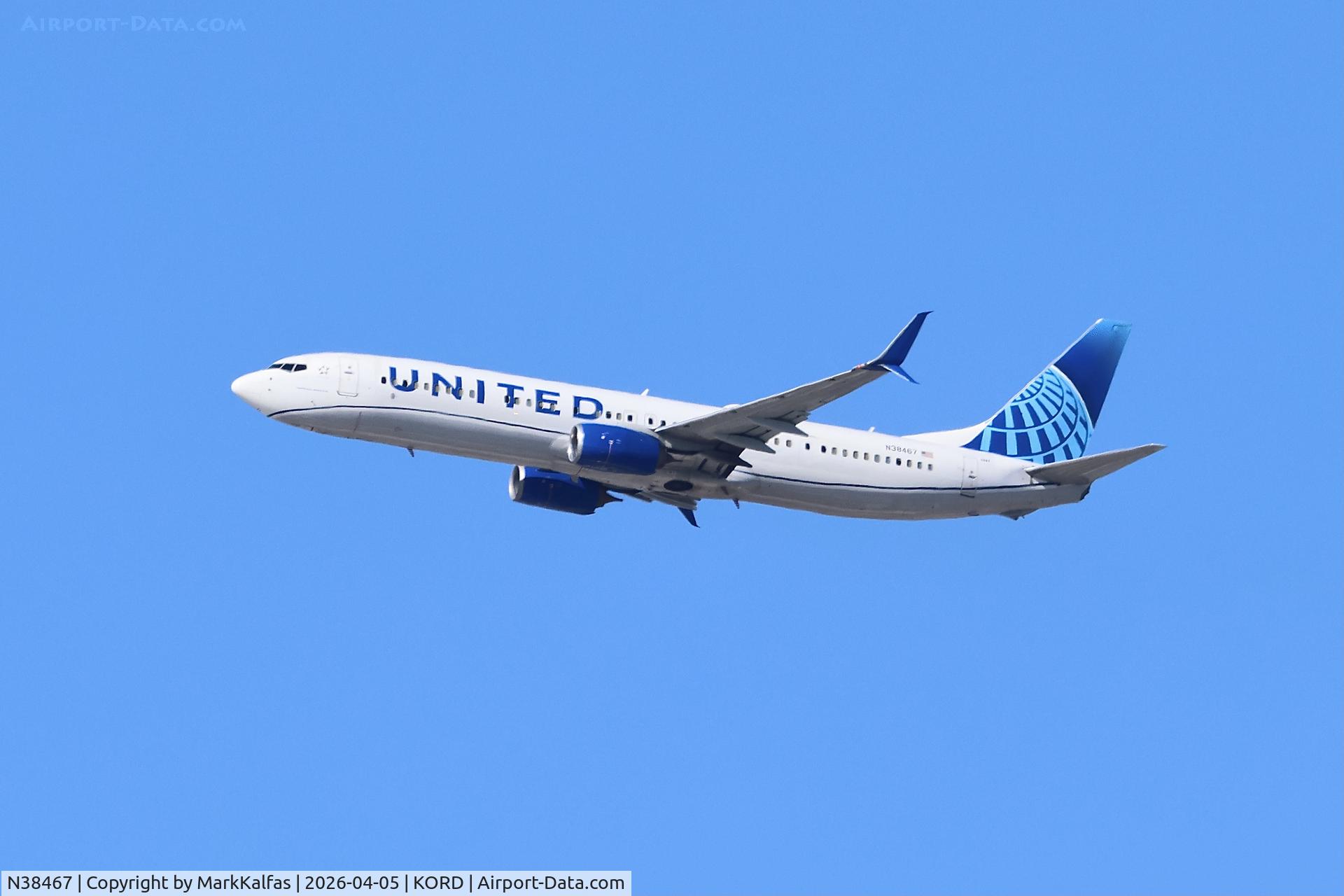 N38467, 2013 Boeing 737-924/ER, c/n 33537 l/n 4344, B739 United Boeing 737-924 N38467 departing 27L KORD