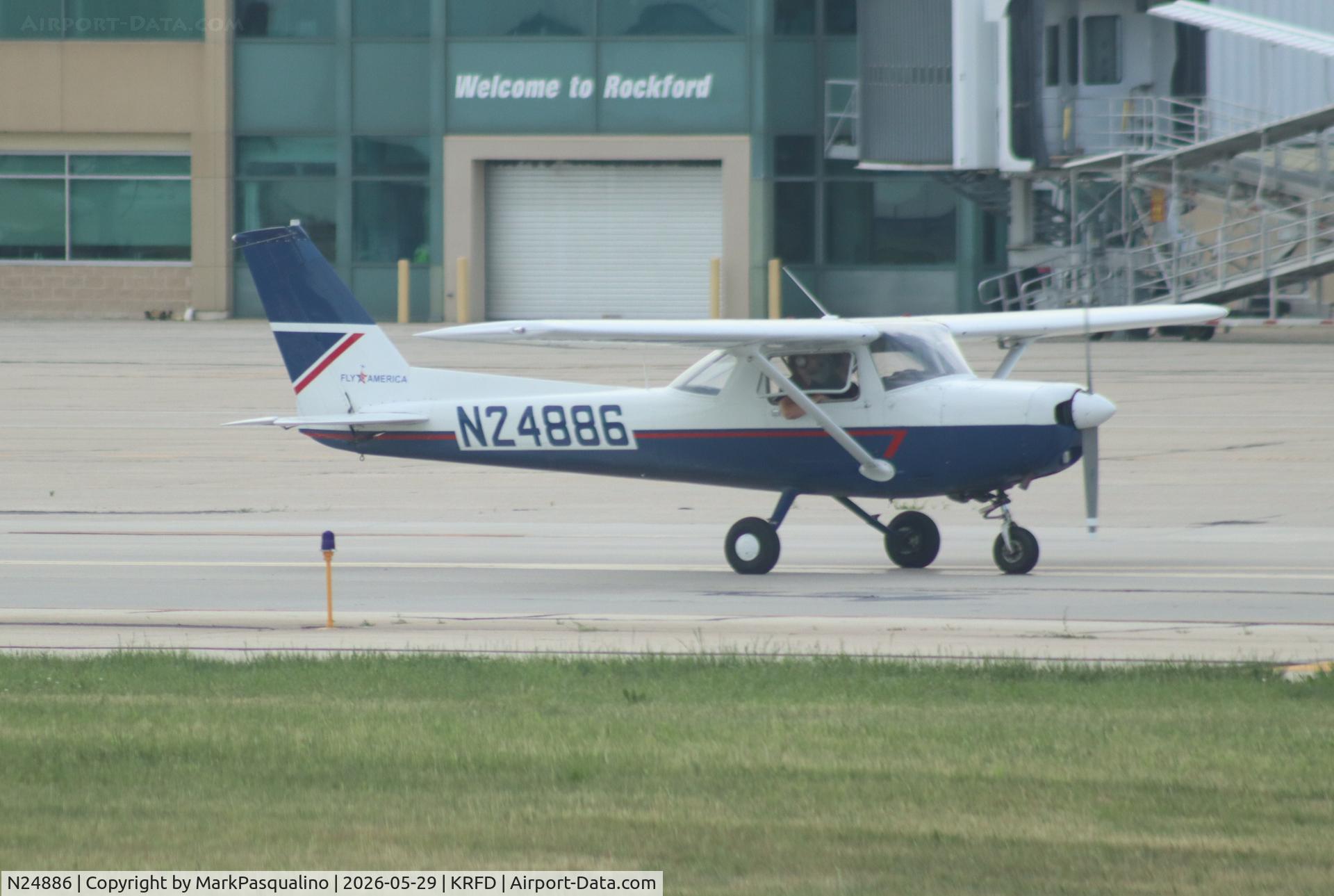 N24886, 1977 Cessna 152, c/n 15280432, Cessna152