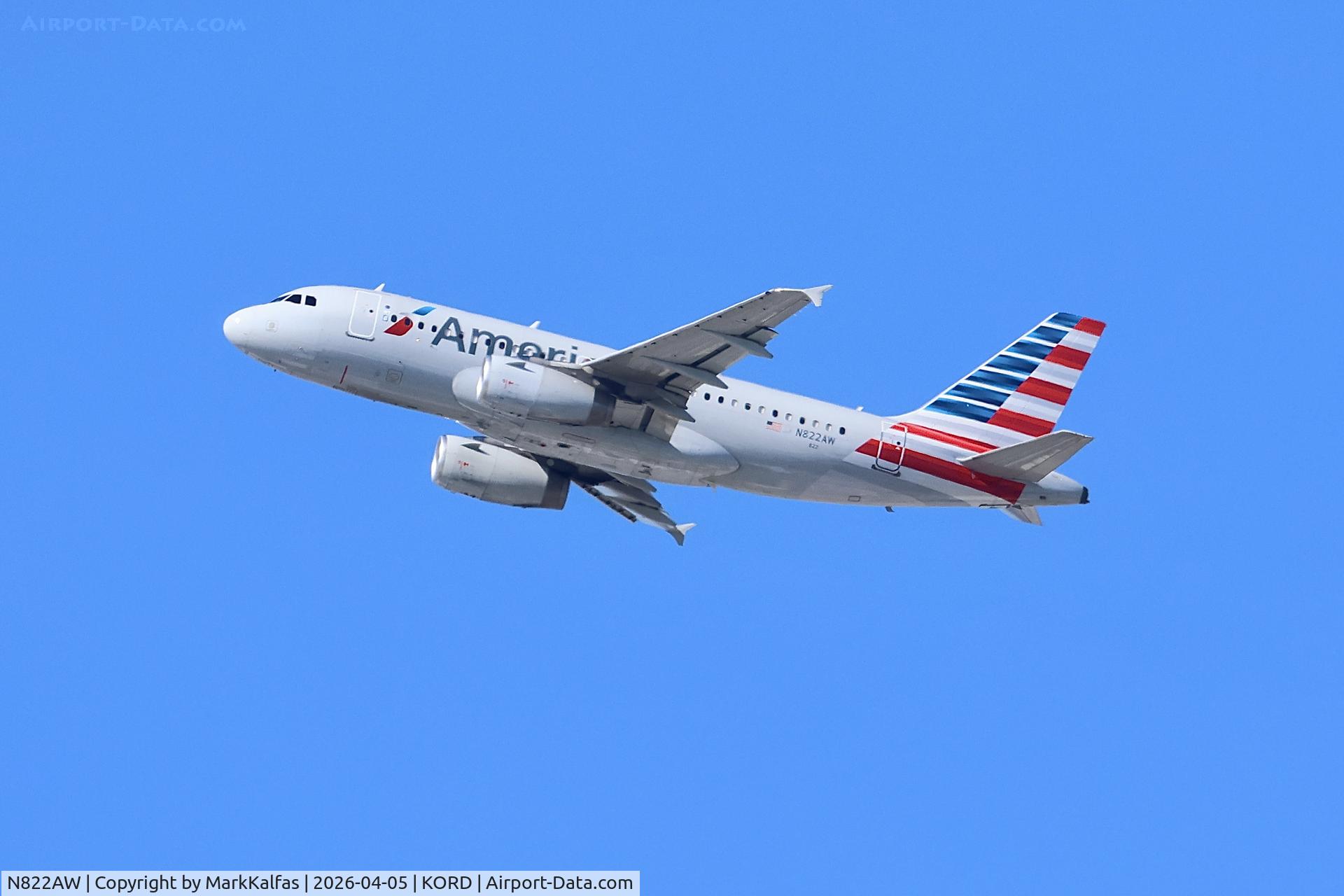 N822AW, 2000 Airbus A319-132, c/n 1410, A319 American Airlines Airbus A319-132 N822AW departing 27L KORD
