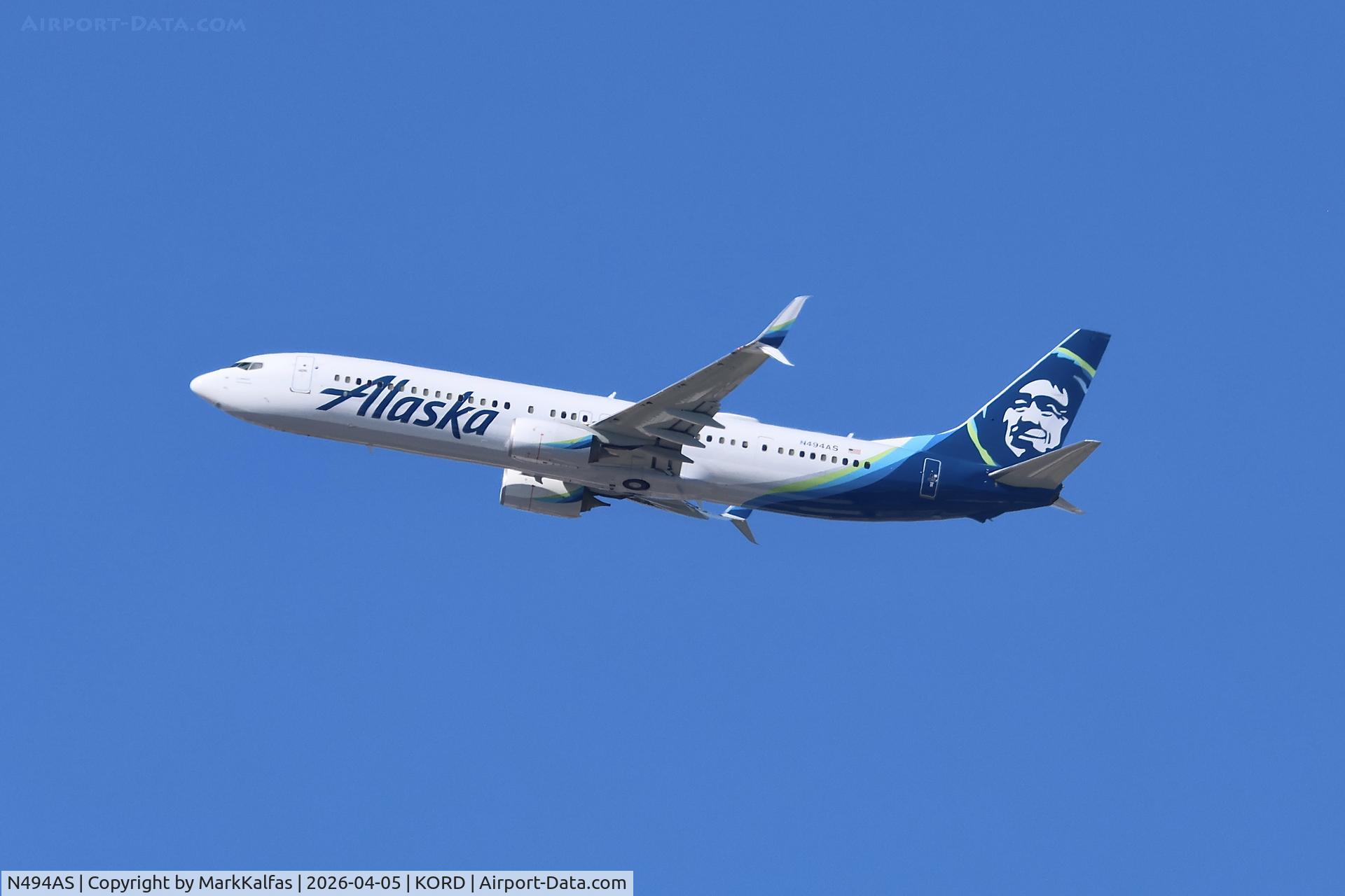 N494AS, 2016 Boeing 737-990/ER, c/n 41729 l/n 5768, B739 Alaska Airlines Boeing 737-990ER N494AS departing 27L KORD