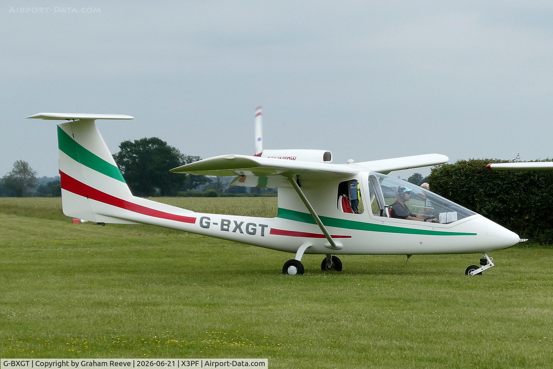 G-BXGT, 1997 Iniziative Industriali Italiane Sky Arrow 650TC, c/n PFA 298-13085, Just landed at Priory Farm for the 2026 Fathers Day Fly In.
