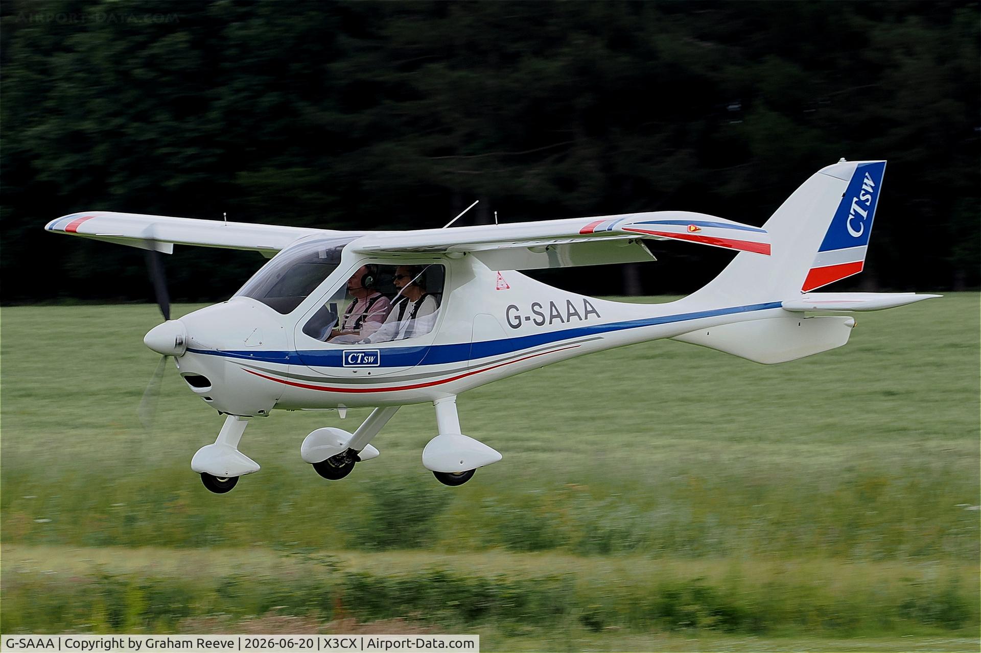 G-SAAA, 2006 Flight Design CTSW, c/n 05.12.09 l/n 8161, Landing at Northrepps.