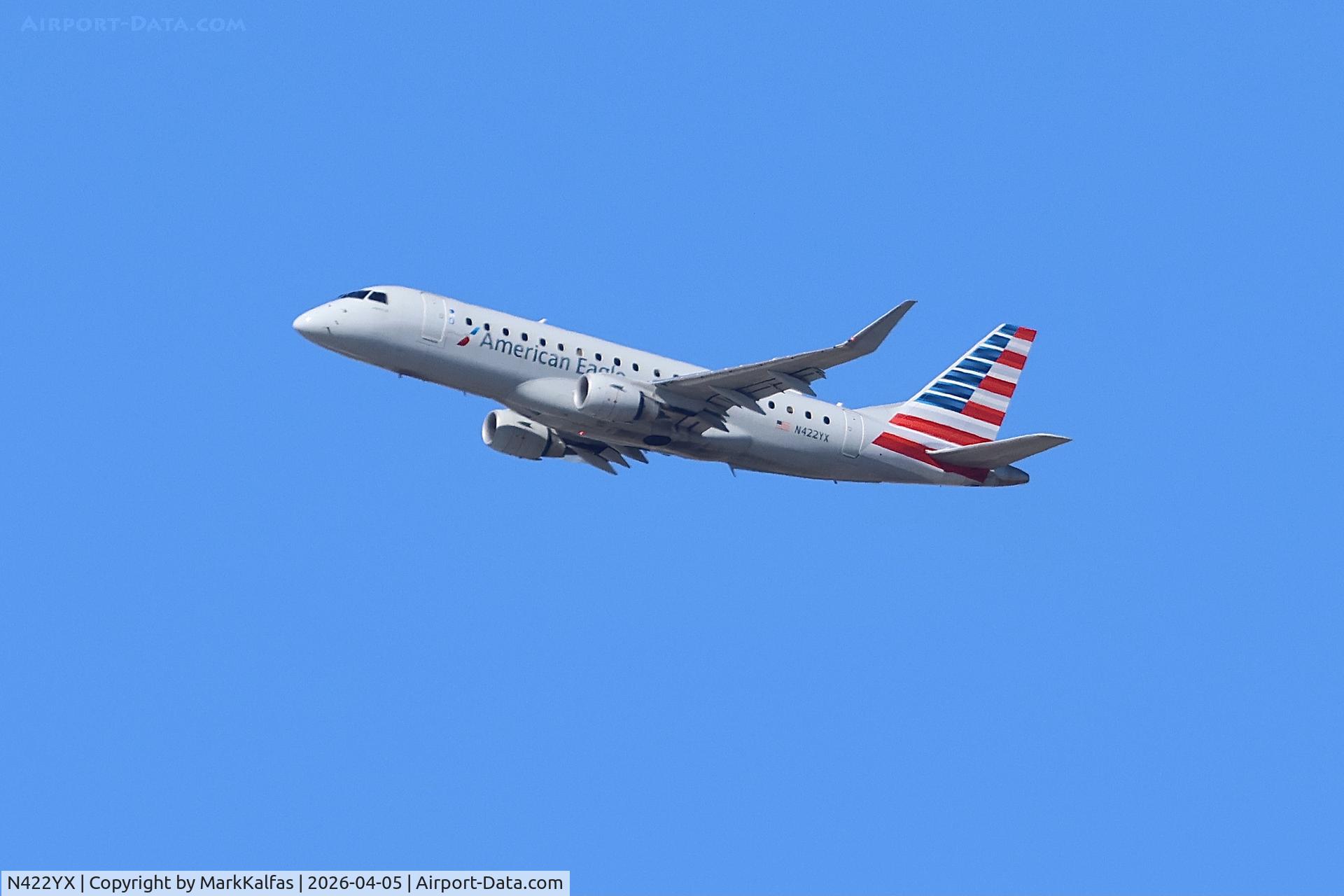 N422YX, 2014 Embraer 175LR (ERJ-170-200LR), c/n 17000387, E75L Envoy / American Eagle Embraer 175LR N422YX departing 27L KORD