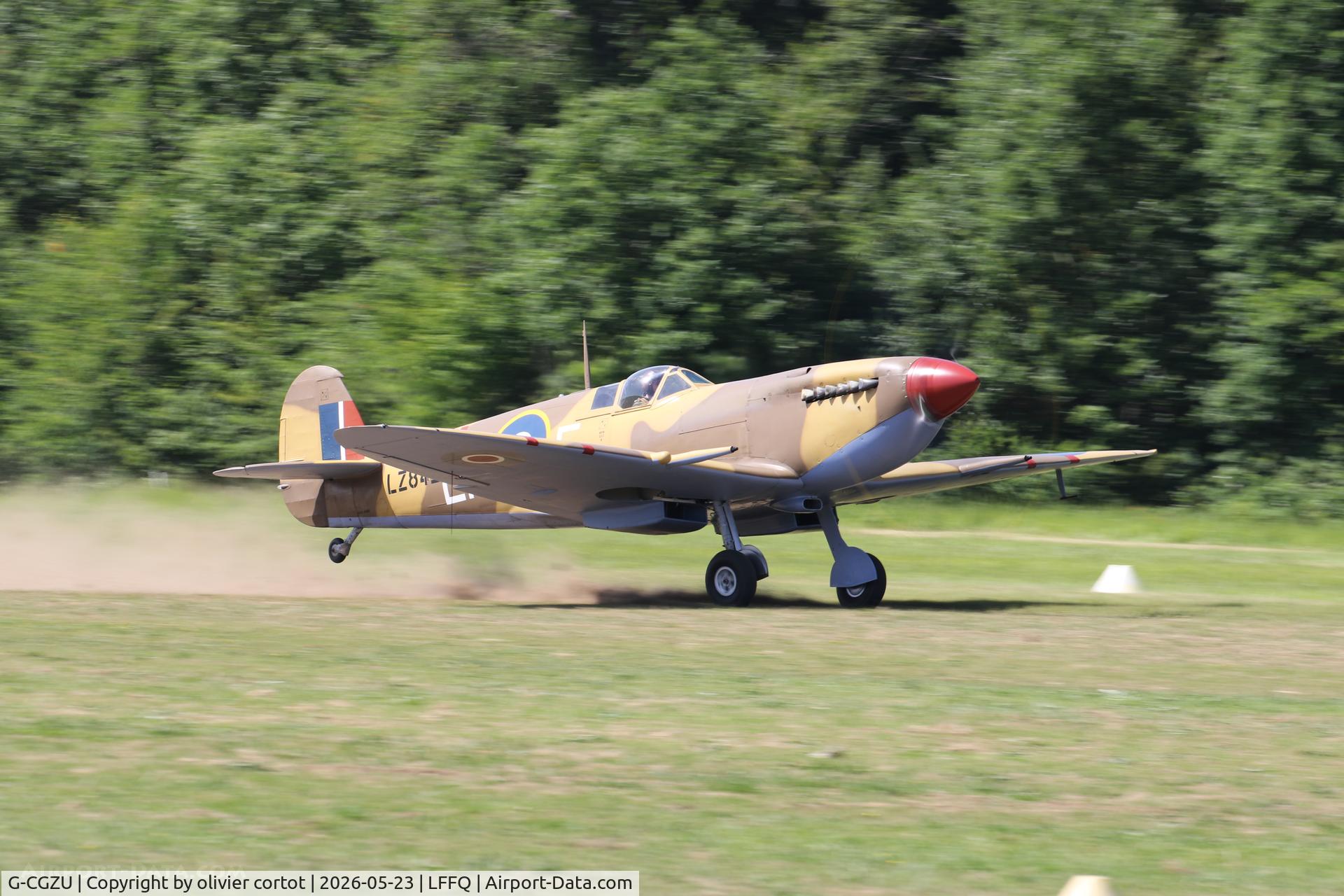 G-CGZU, 1943 Supermarine 361 Spitfire IX, c/n CBAF.5056, Landing at La Ferté Alais