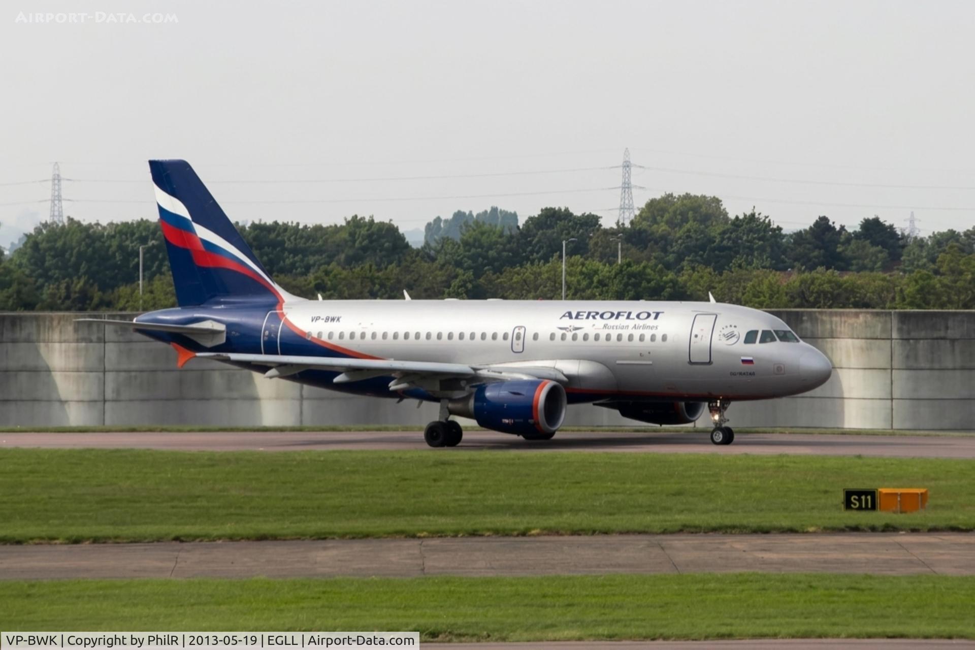 VP-BWK, 2004 Airbus A319-111, c/n 2222, VP-BWK A319-100 Aeroflot LHR 
