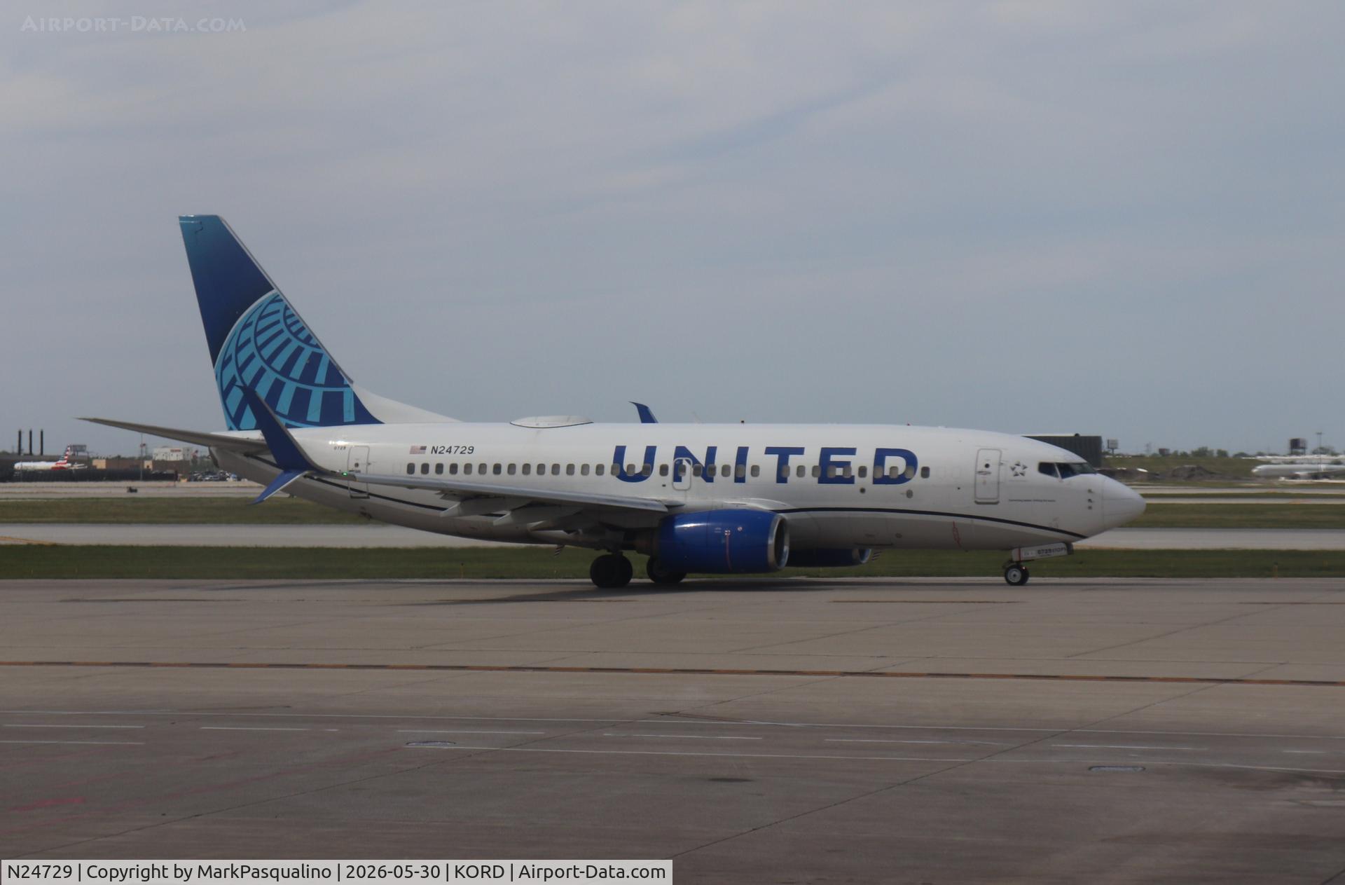 N24729, 1999 Boeing 737-724, c/n 28945, Boeing 737-724