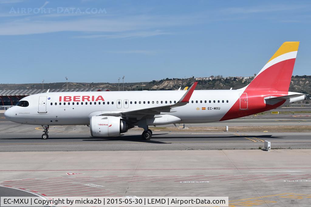 EC-MXU, 2018 Airbus A320-251N, c/n 8221, Taxiing