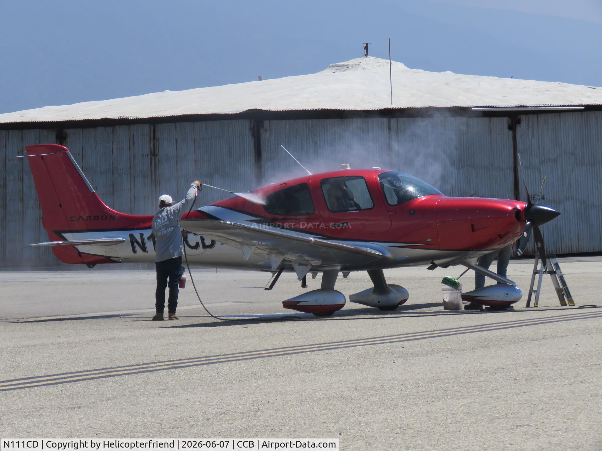N111CD, 2009 Cirrus SR22T, c/n 3316, Getting a bath