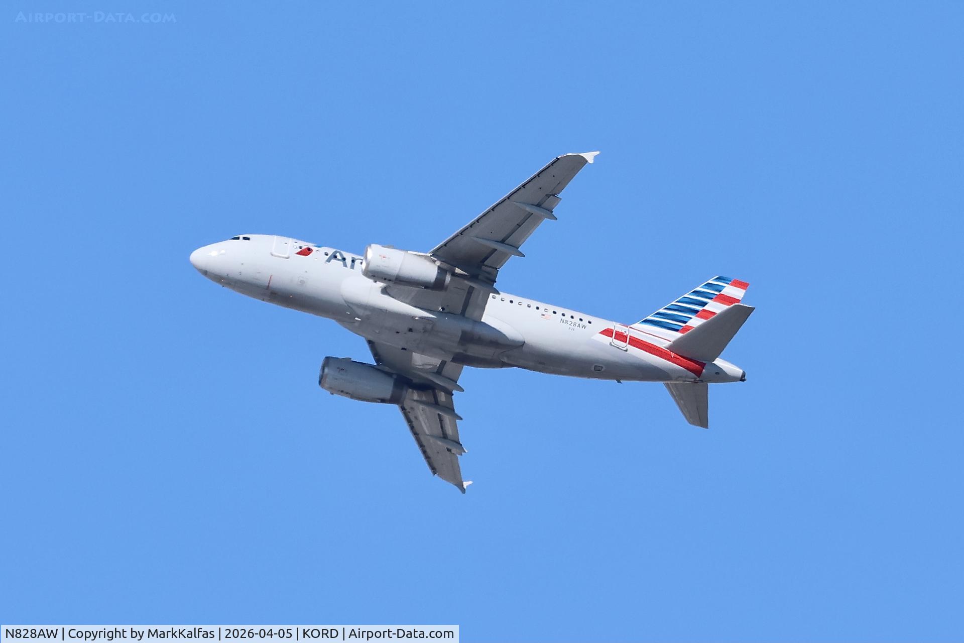 N828AW, 2001 Airbus A319-132, c/n 1552, A319 American Airlines AIRBUS INDUSTRIE A319-112 N828AW  departing 27L KORD