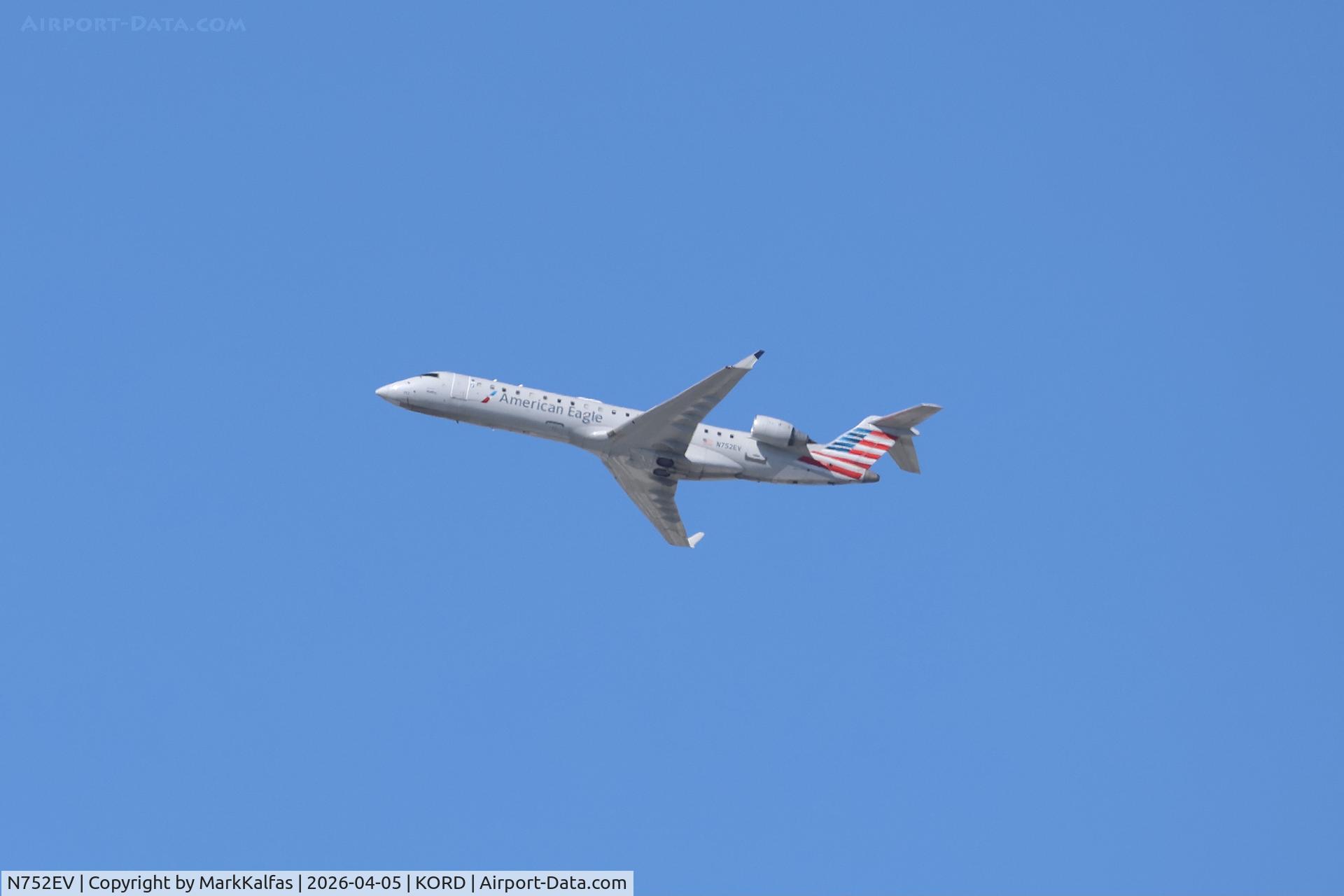 N752EV, Bombardier CRJ-701 (CL-600-2C10) Regional Jet, c/n 10166, CRJ7 SkyWest /American Eagle Bombardier  CRJ-700 N752EV departing 27L KORD