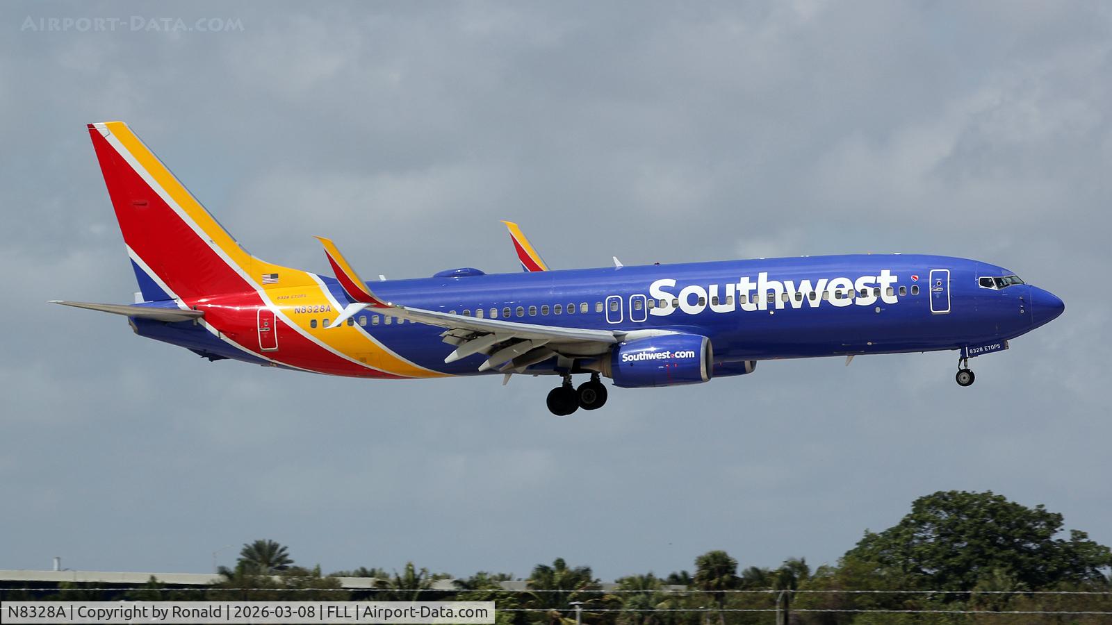 N8328A, 2012 Boeing 737-8H4, c/n 38818 l/n 4285, at fll
